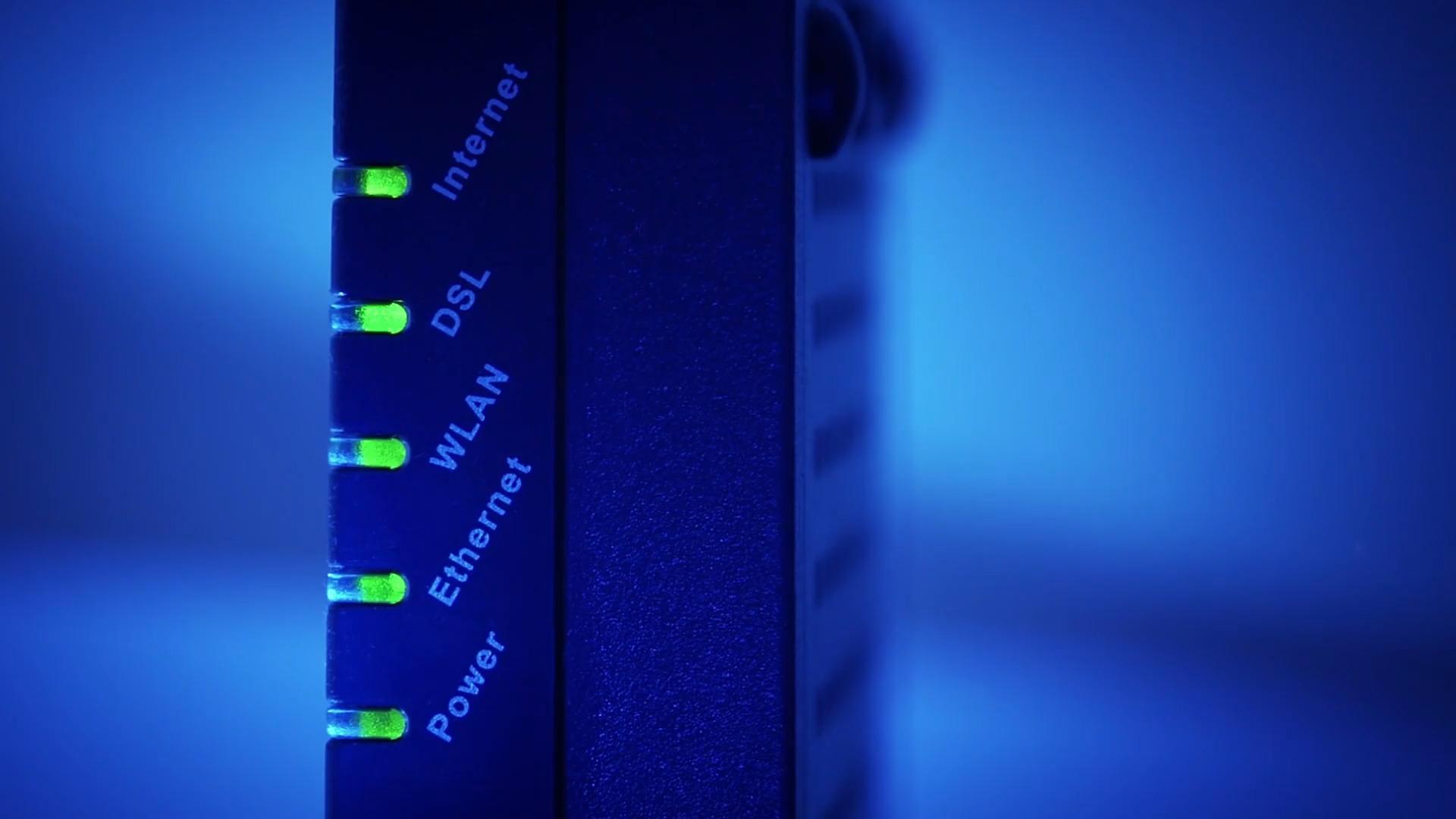 I router W-LAN e Co. consumano grandi quantità di energia domestica durante la notte.