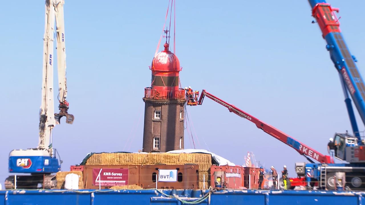 Jetzt soll die Kuppel runter Schiefer Turm von Bremerhaven