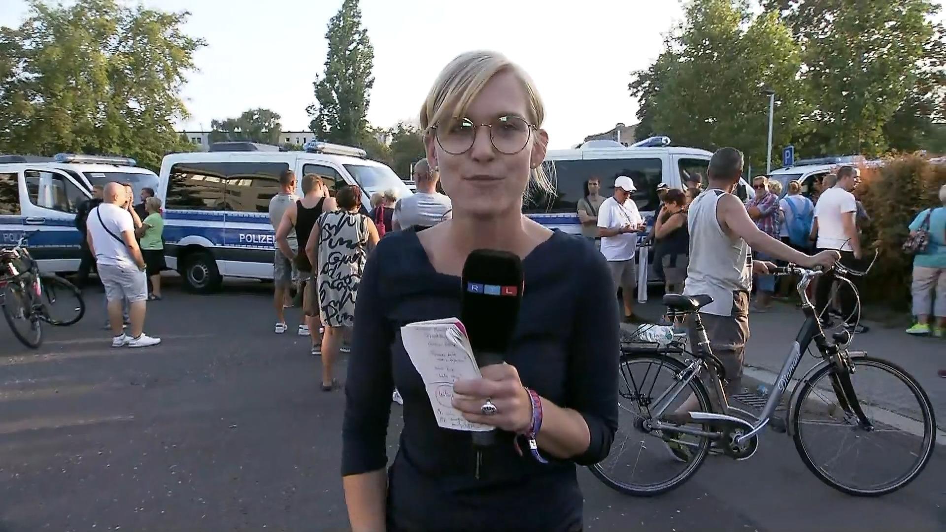 Reportero de RTL en el sitio: el estado de ánimo más caliente y la tensión de Schultz en la demostración