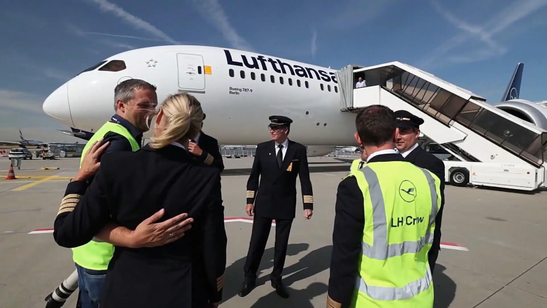 I piloti Lufthansa hanno scioperato venerdì, i voli sono stati cancellati in tutta la Germania