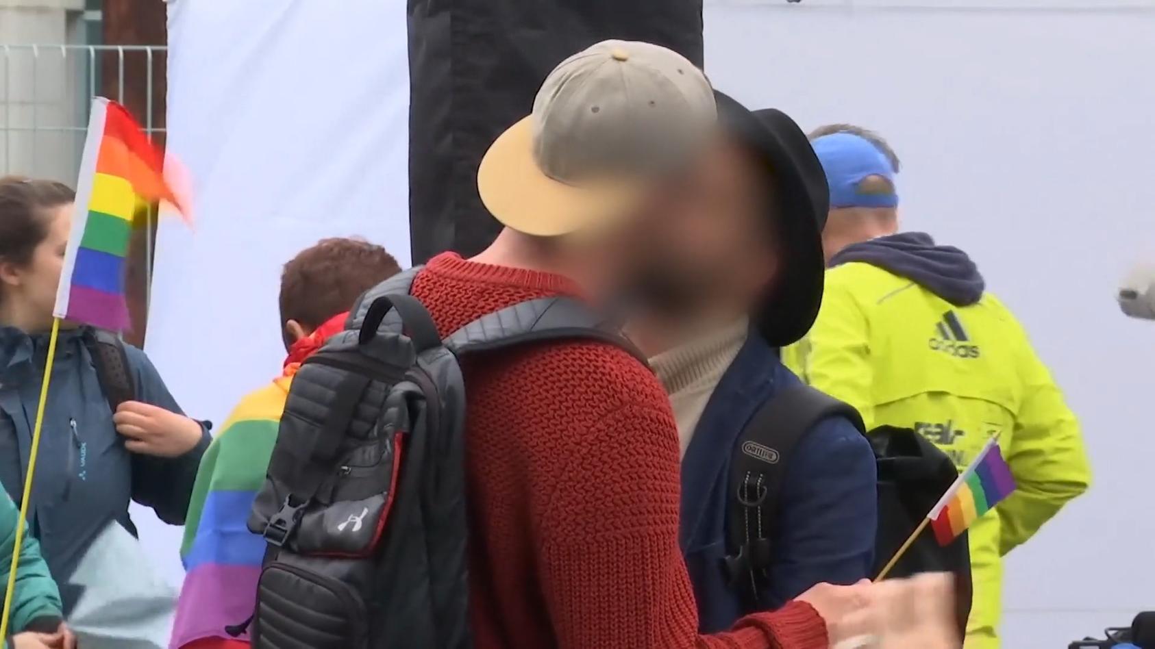 Warum Homosexuelle noch immer nur eingeschränkt Blutspenden Trotz Mangel an Blutkonserven