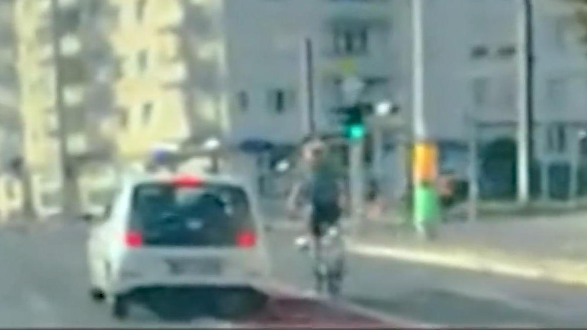 Aggro-Fahrer macht Jagd auf Radfahrer Irres Video aus Berlin