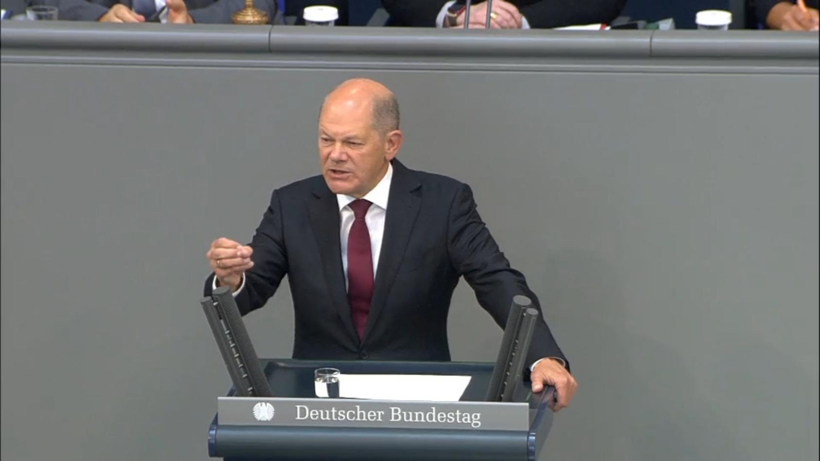 Scharfer   Schlagabtausch zwischen Scholz und Merz Generaldebatte im Bundestag