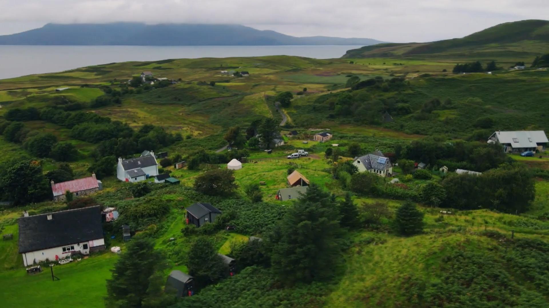 Schottische Insel Insel versorgt sich selbst mit Energie RTL-Reporterin besucht Eigg