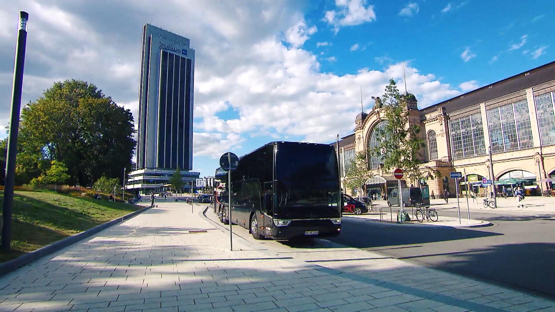 Die teuerste Sightseeing-Tour der Welt führt durch Hamburg Busfahrt, die wütend macht