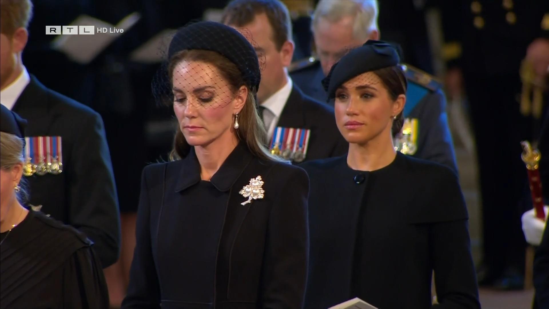 Princess Kate & Herzogin Meghan Verein Trauer um die Queen