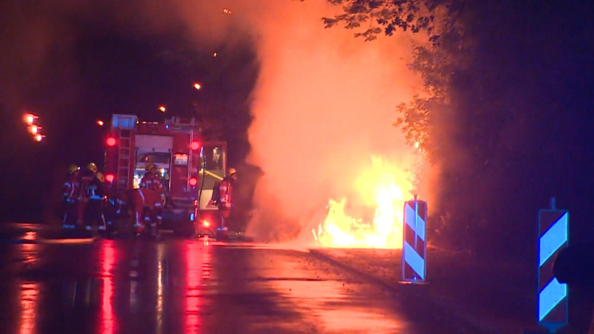 Autobrände in Weeze Feuerteufel unterwegs