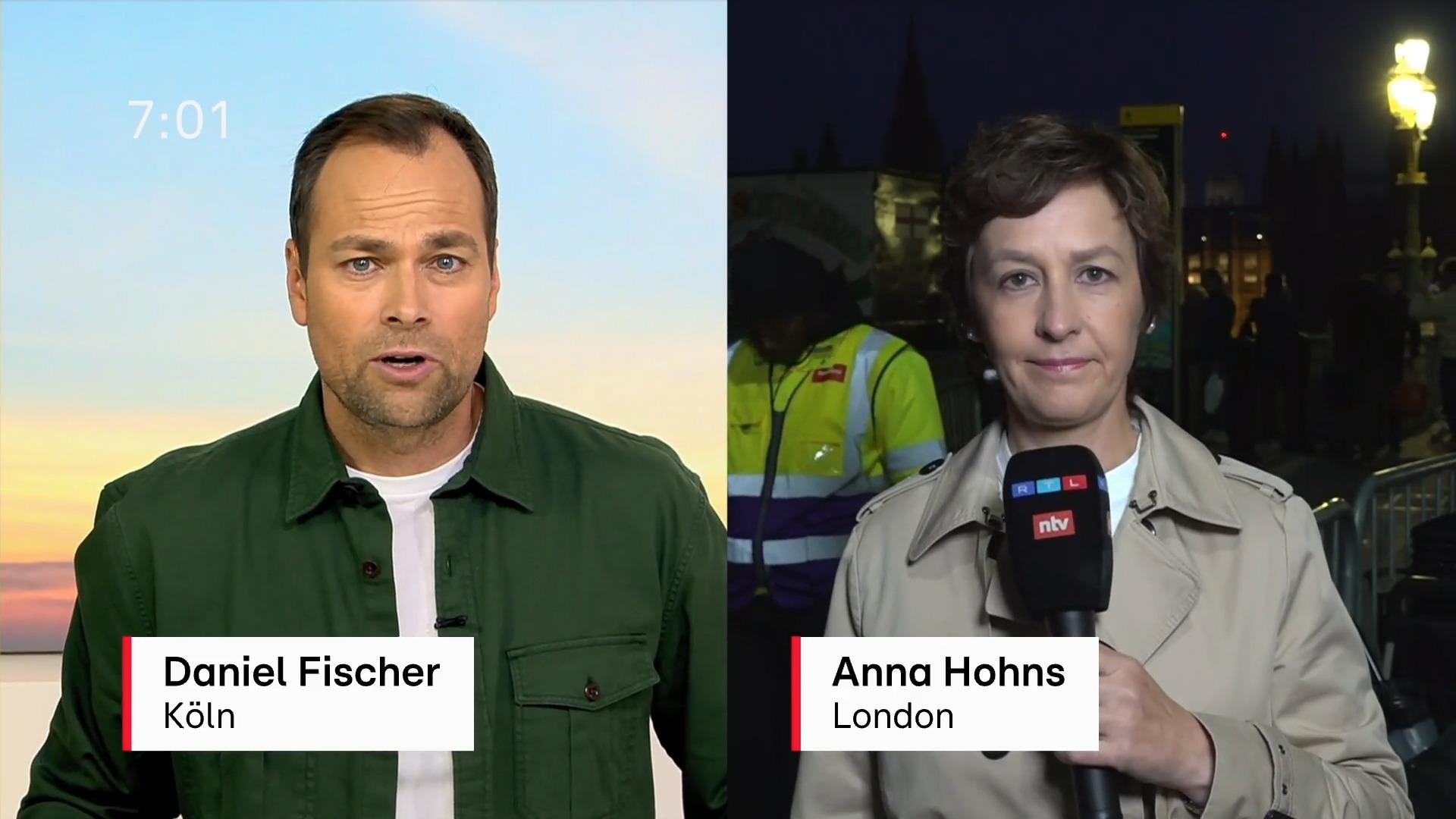 Ore di attesa per il giornalista d'addio del Queens RTL in diretta da Londra