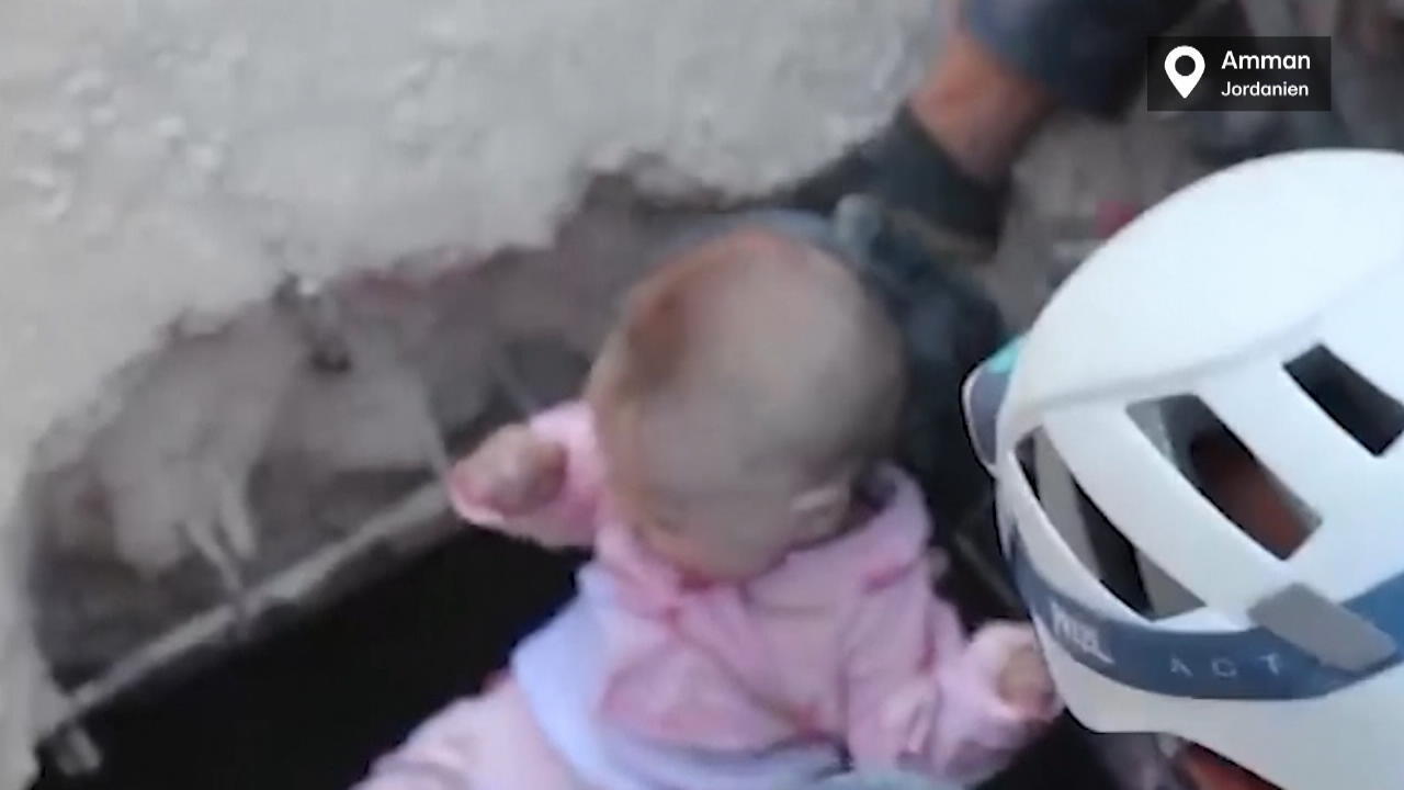 Baby aus Trümmern lebendig gerettet Wie durch ein Wunder überlebt