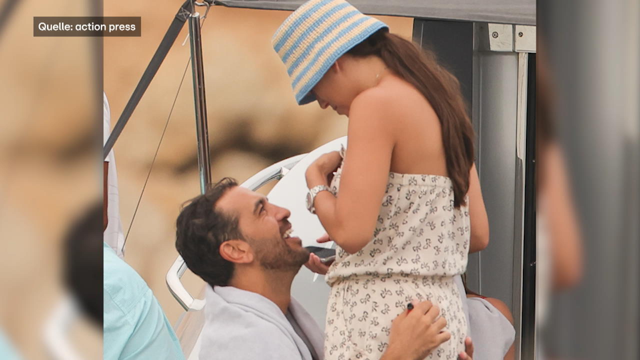 Elyas turtelt in den Flitterwochen auf Ibiza Elyas M’Barek turtelt mit seiner Frau