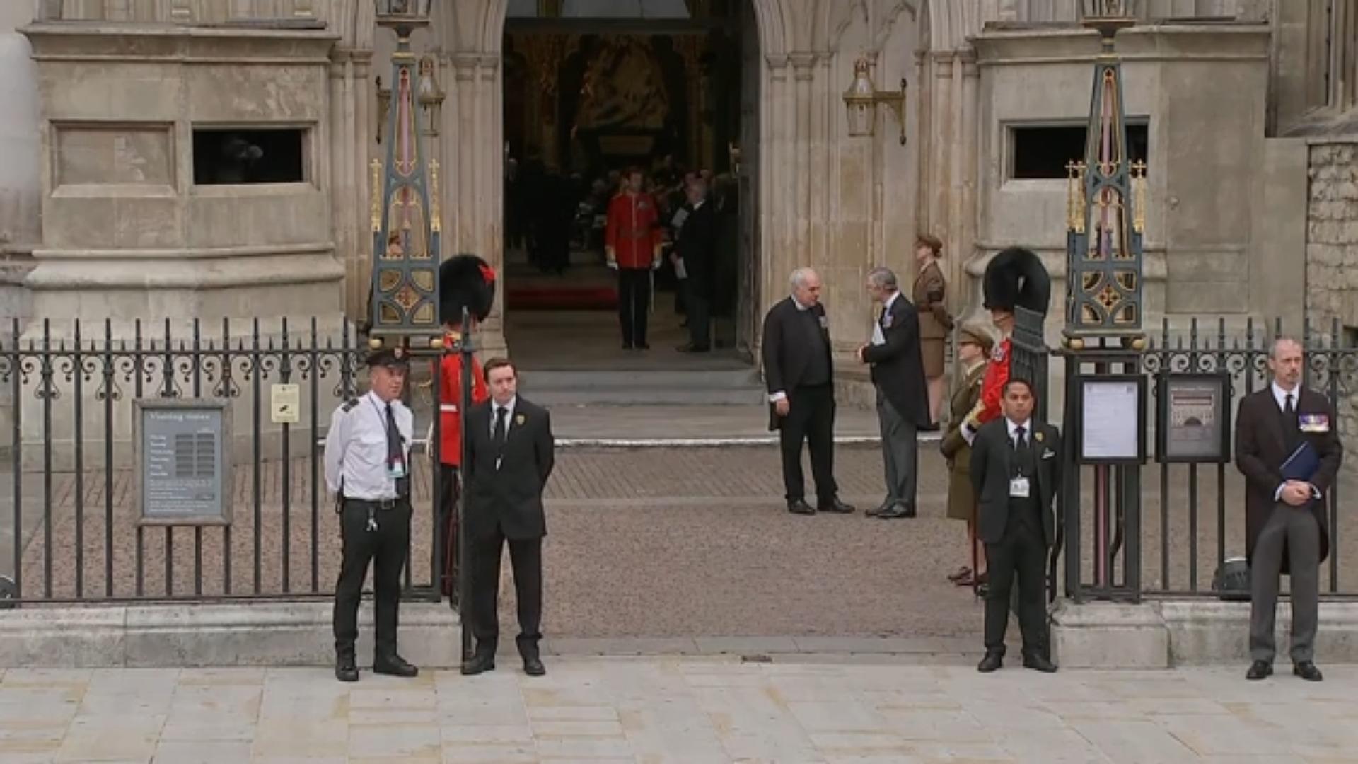 Beerdigung der Queen: So lief der frühe Morgen Oppold und Delling aus London
