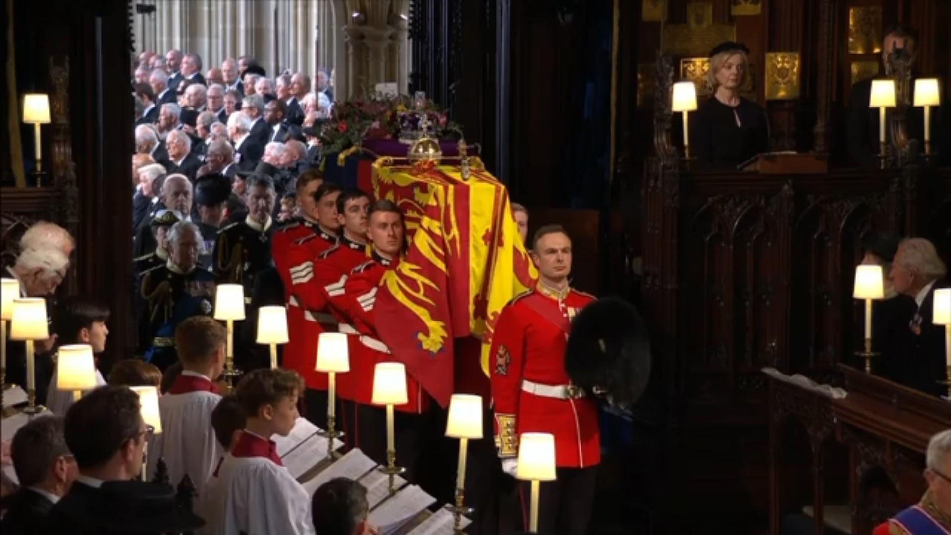 The Queen's coffin arrives at St George's Chapel