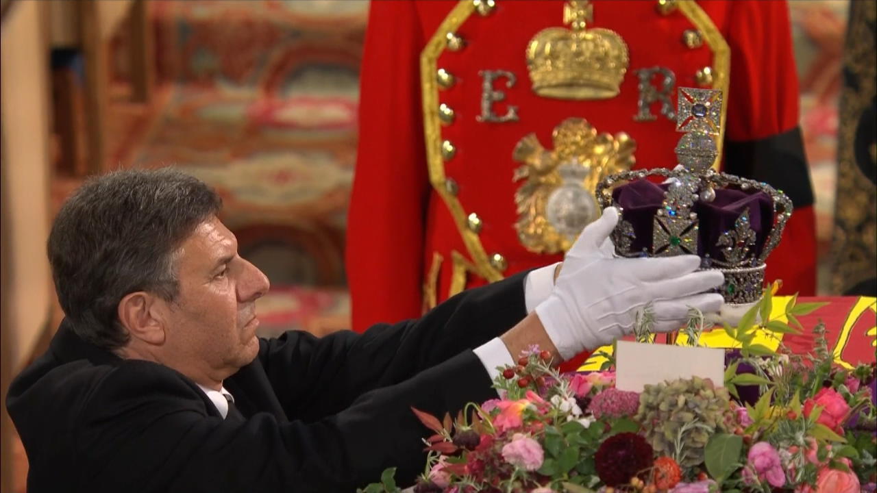 Crowns and jewels removed from the Queen's funeral coffin