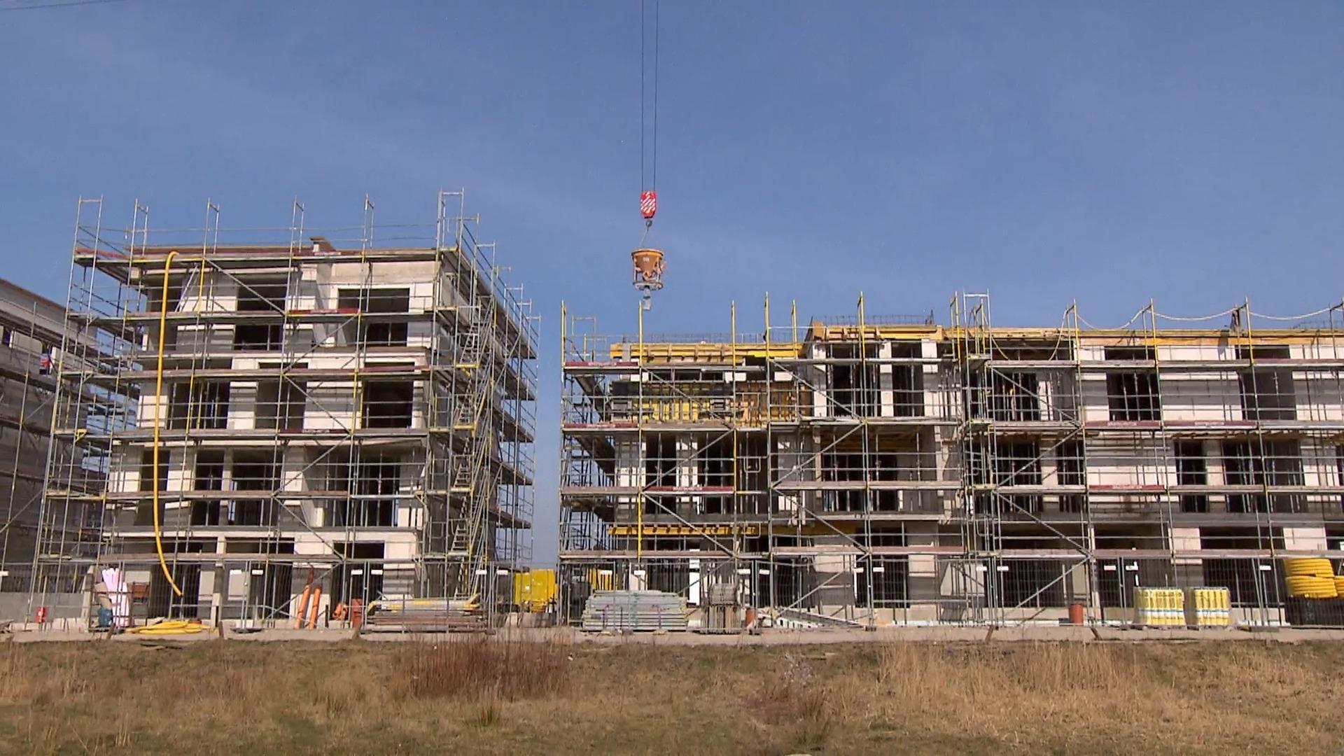 Bauunternehmer: "Dramatische Entwicklung" beim Wohnungsbau Auftragsstornierungen nehmen zu