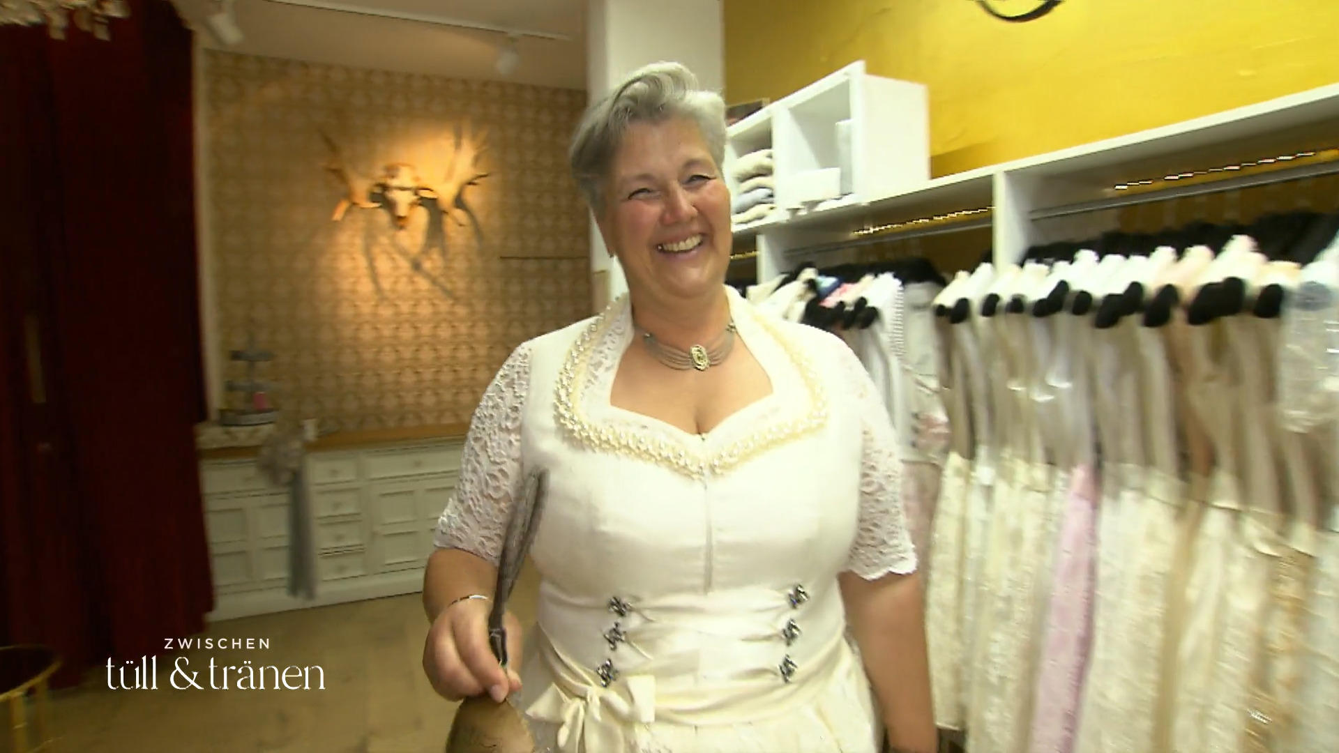Die bayerische Hochzeitsglocke wird geläutet Kleid gefunden
