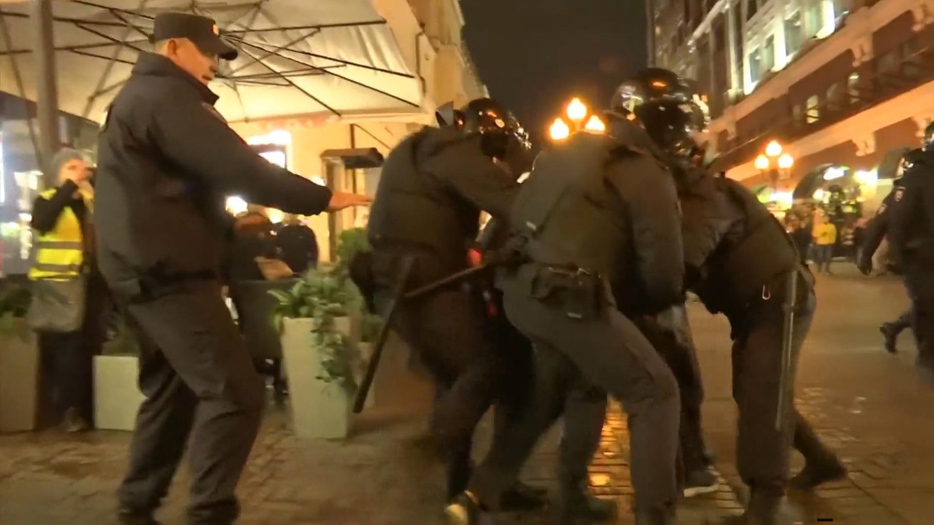 Russische Polizei greift hart durch gegen Demonstranten Nach Teilmobilmachung