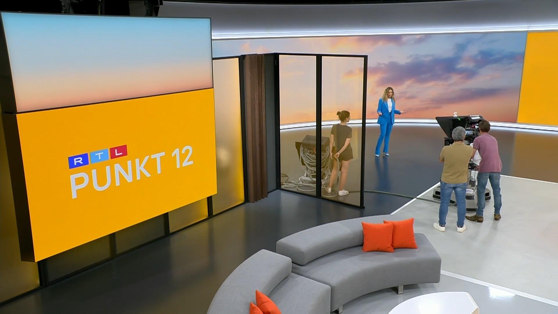 Katja Burkard und Peter Kloeppel stellen das neue Studio vor "Punkt 12" zieht ins neue Studio ein