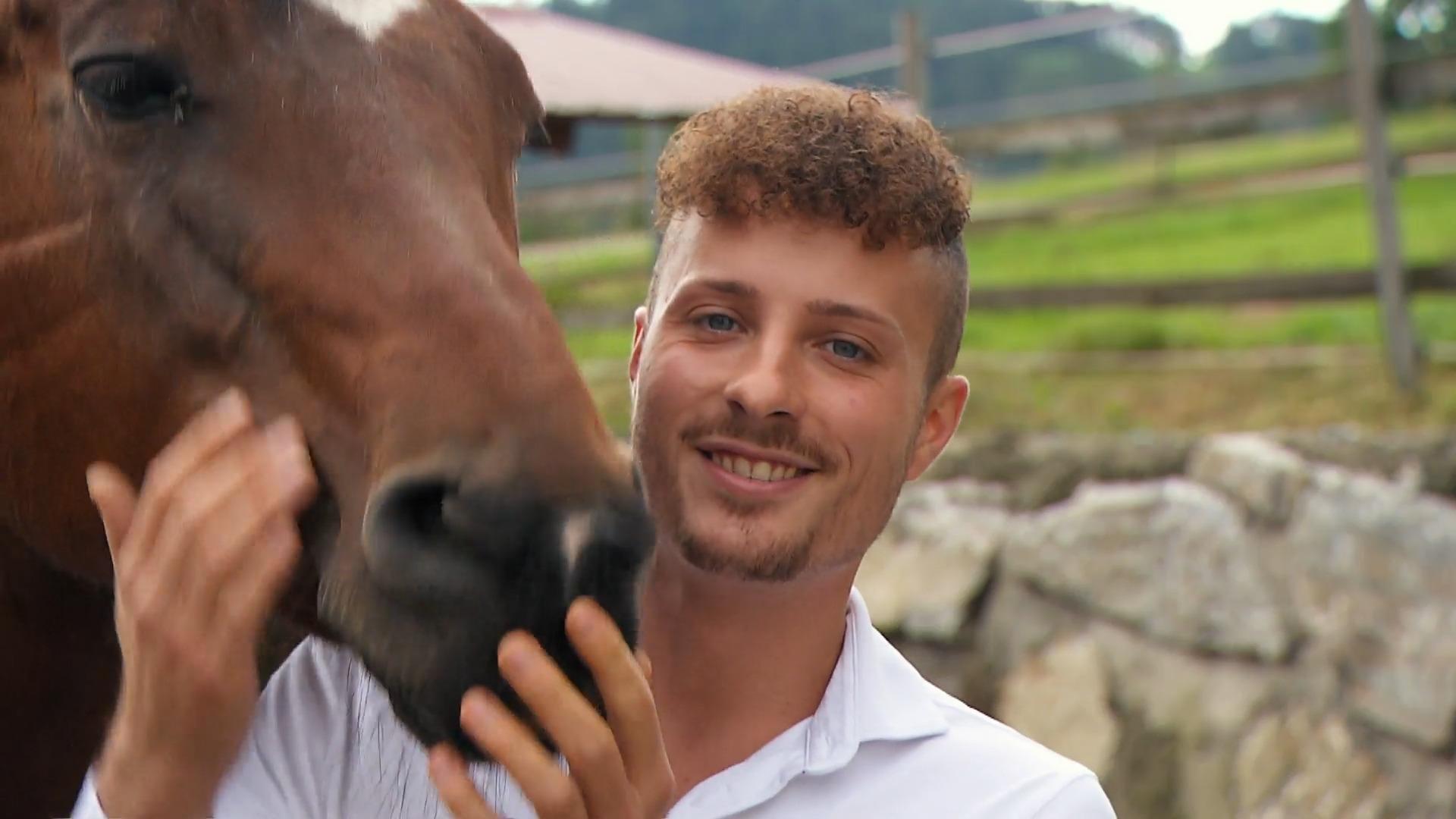 Johannes der Reiter "Das echte Pferd fehlt noch" "Ein Bauer sucht eine Miss International"- Vertreter