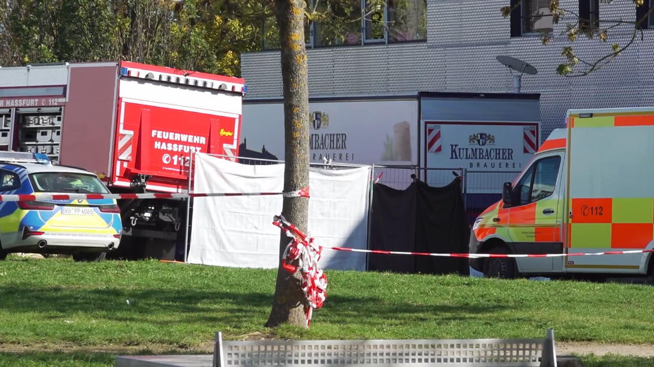 Mädchen (11) von Lastwagen überrollt und tödlich verletzt Dramatischer Unfall in Bayern