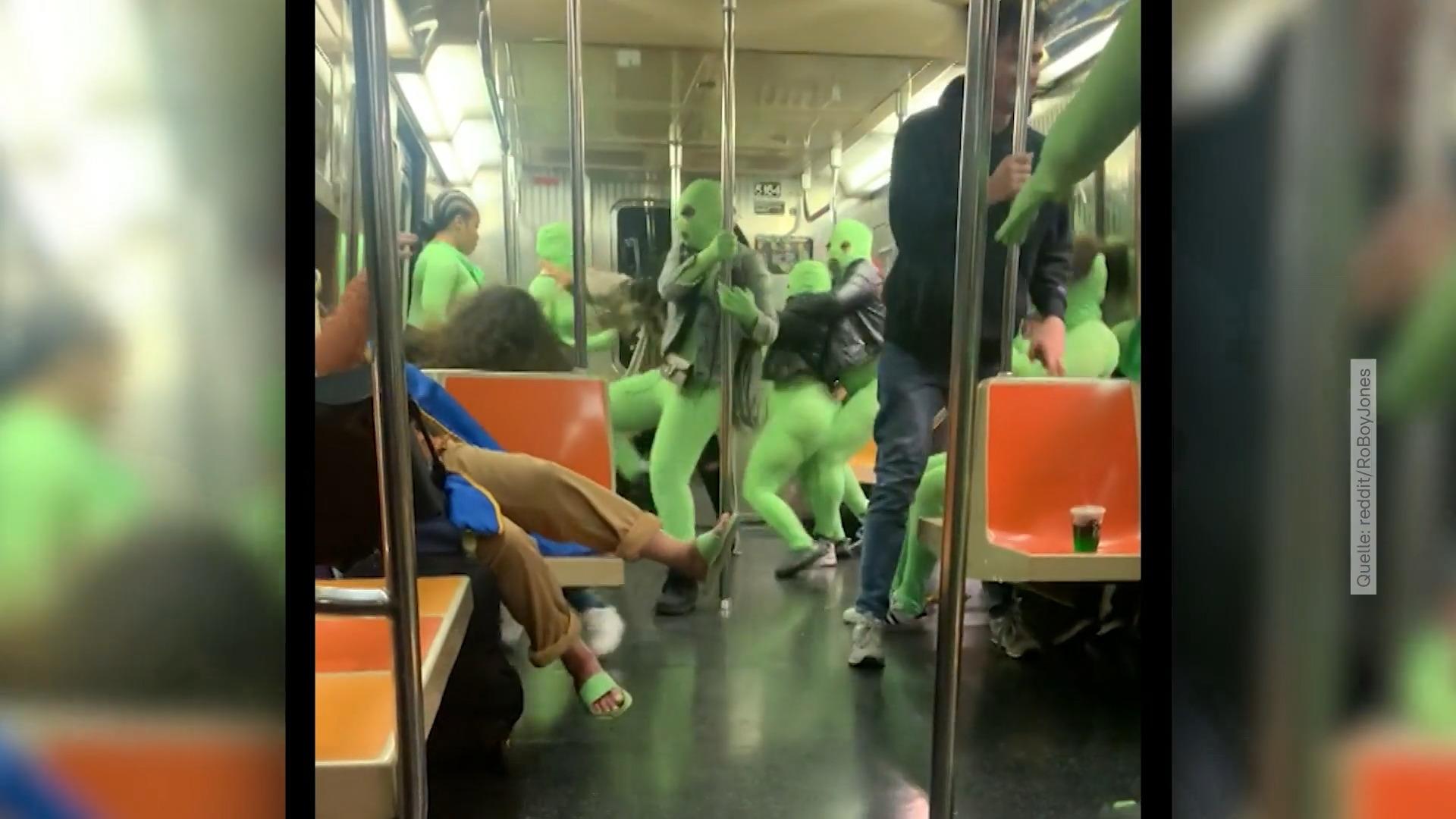 Grüne Schlägerbande greift Frauen in U-Bahn an Brutale Szenen in New York