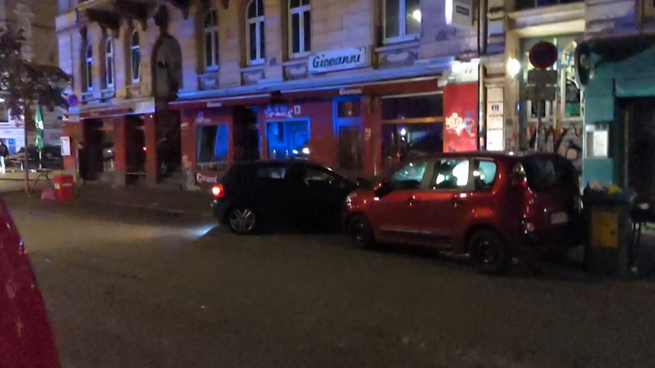 Verfolgungsjagd der Polizei endet mit Crash Filmreife Szenen auf St. Pauli