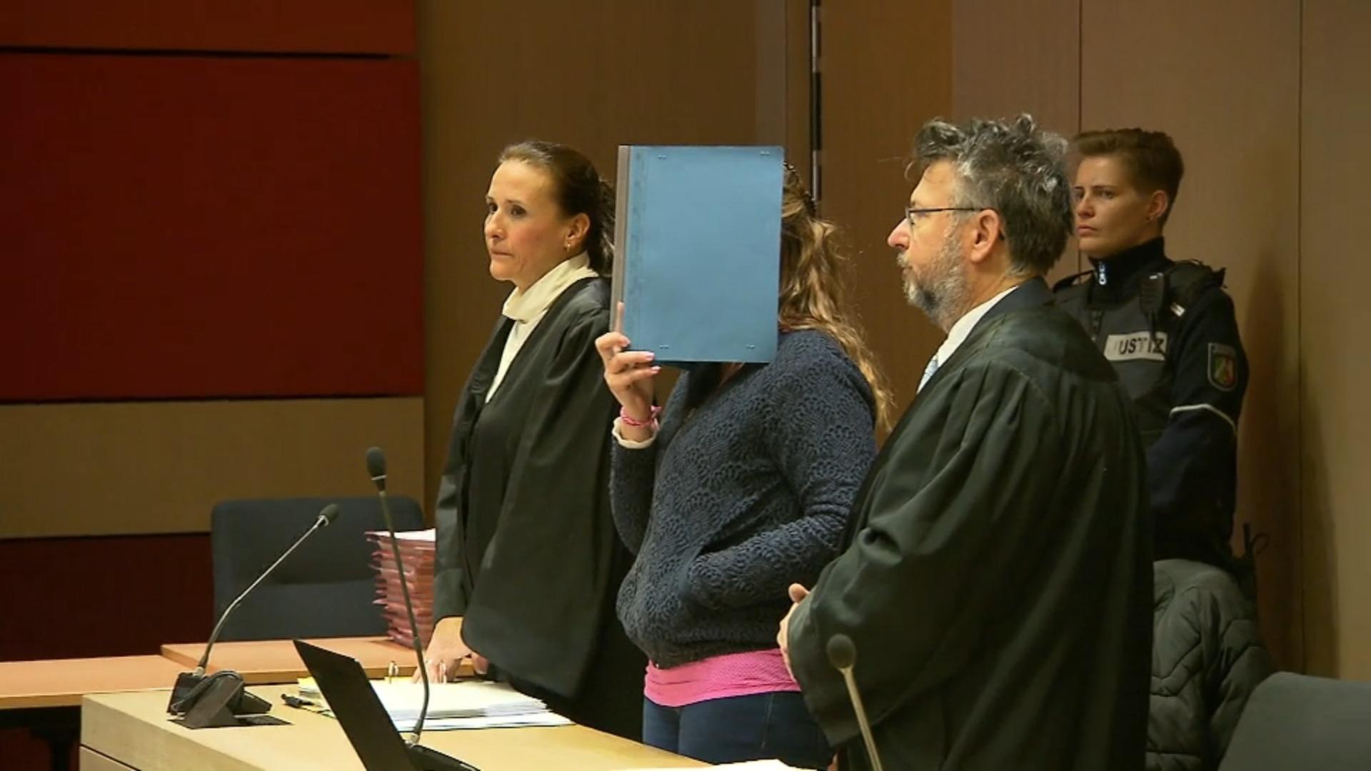Hat sie ihre Kinder getötet? Frau vor Gericht