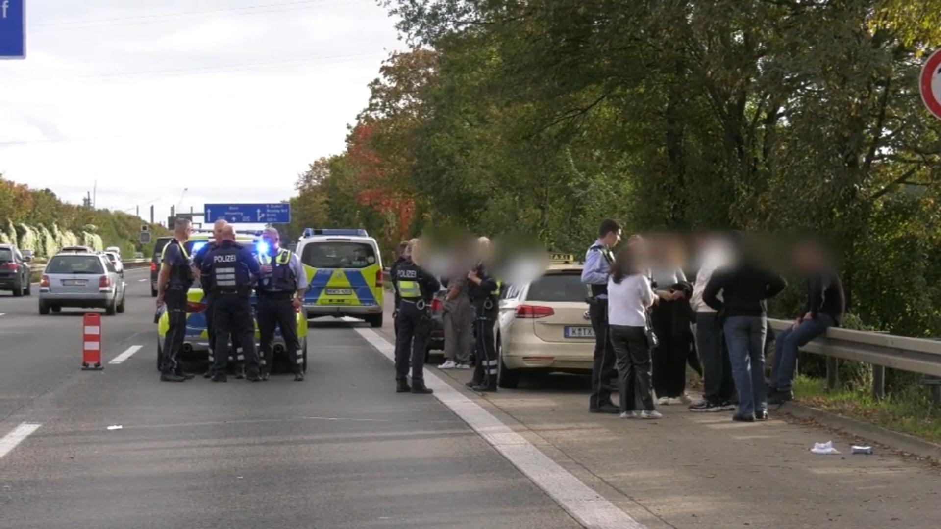 Vollsperrung nach Massenprügelei Er nahm ihm die Vorfahrt