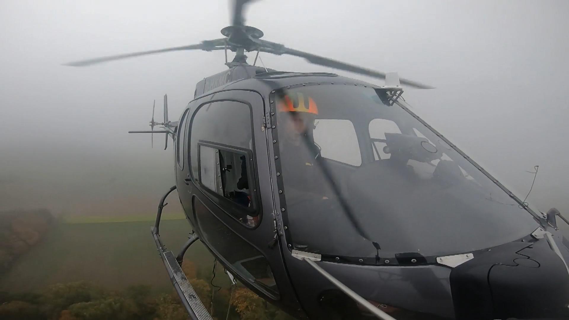 Waldkalkung mit Hubschrauber Hilfe für Wald