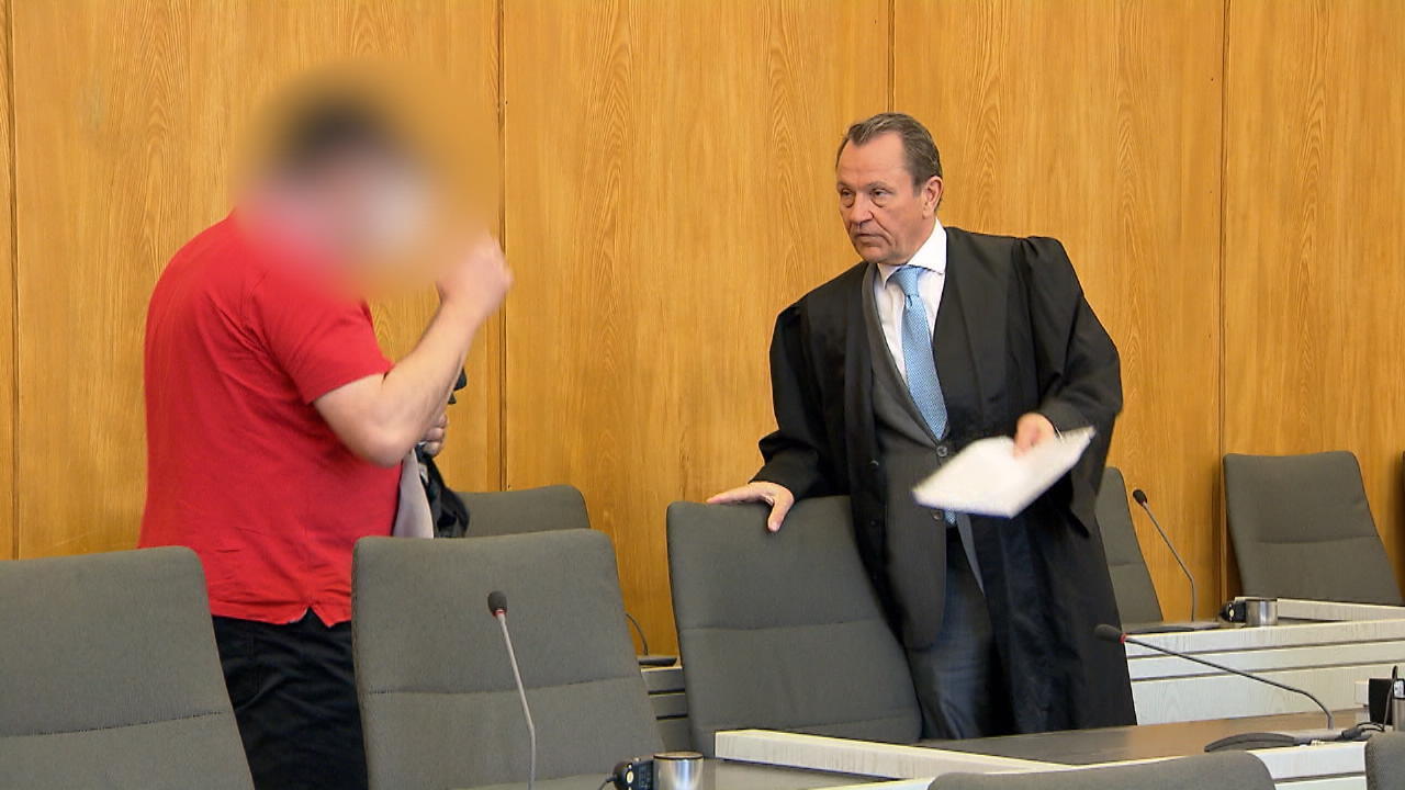 Hat ein Sohn seine Mutter sterben lassen? Prozess in Essen