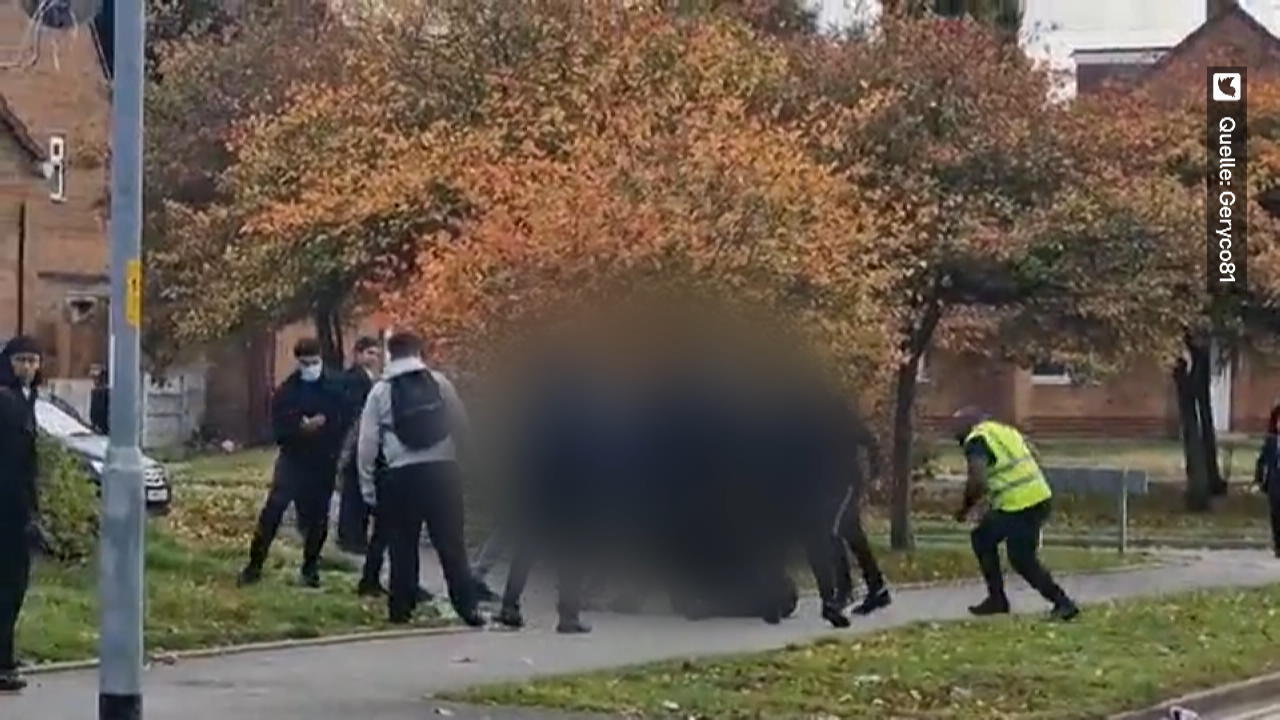 Sicherheitsmann rettet Teenager vor Schlägertrupp Er ist ein Held!