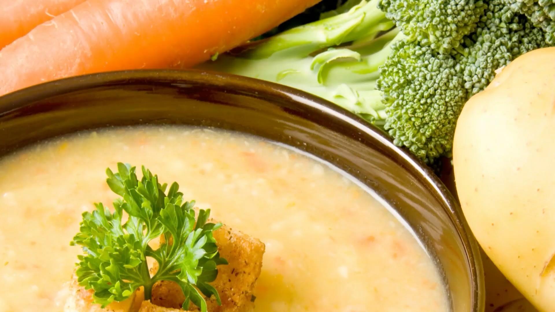 Diese beliebte Kartoffelsuppe braucht nur fünf Zutaten Herbstliches Soulfood