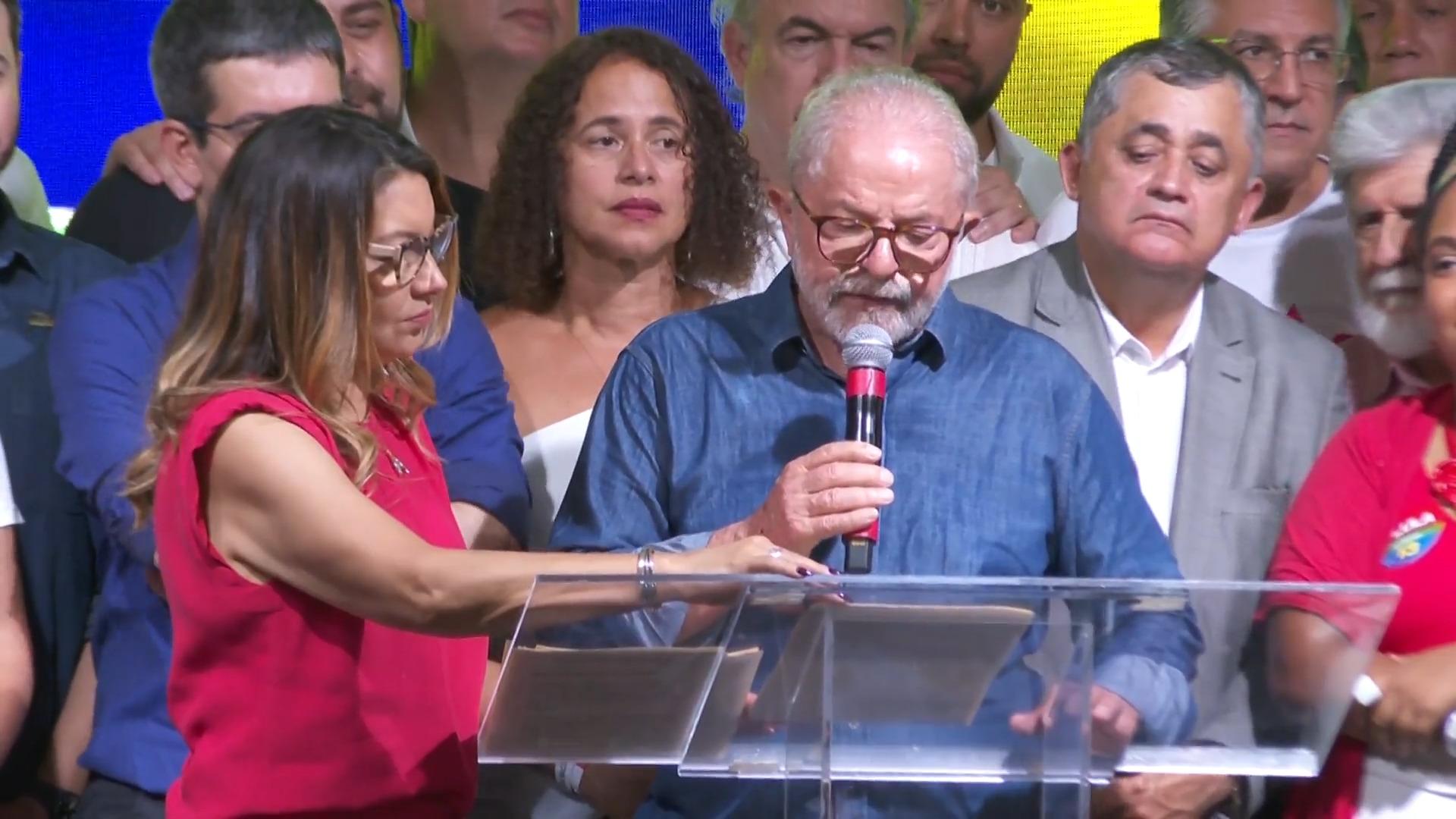 Linkspolitiker Lula gewinnt knapp Wahl in Brasilien