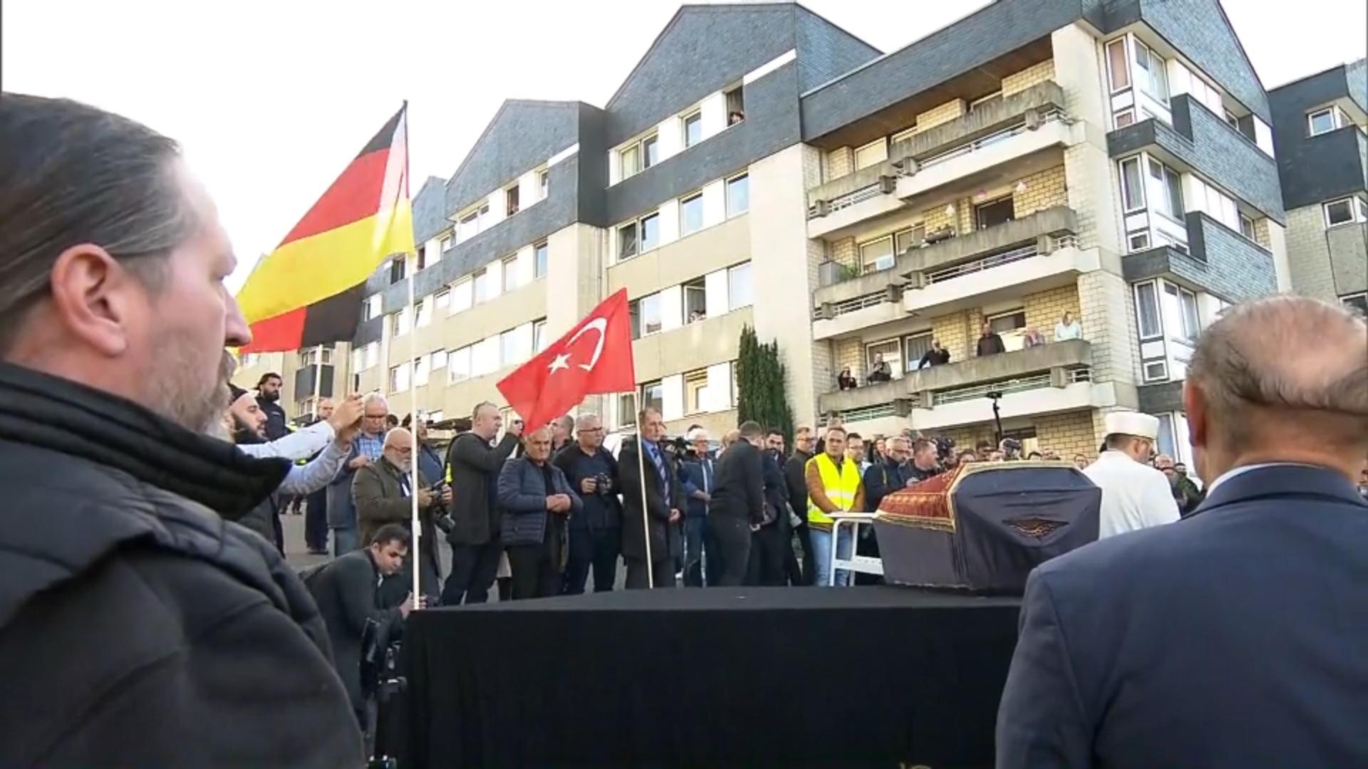 Trauerfeier für Mevlüde Genç Solingen nimmt Abschied