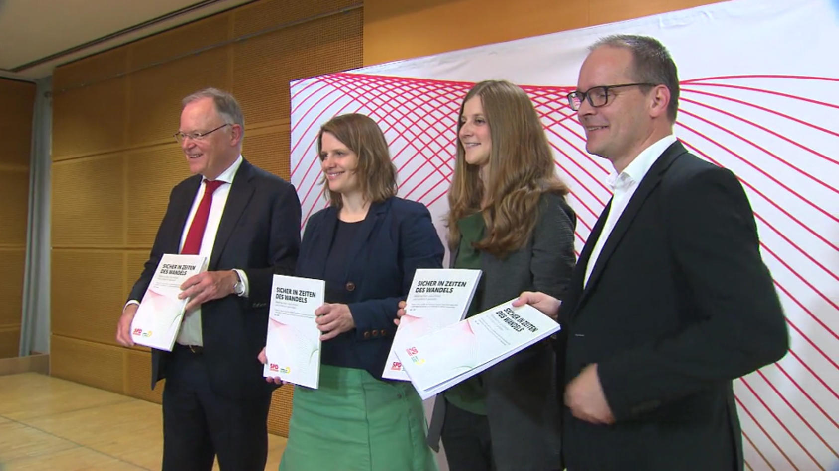 SPD und Grüne stellen Koalitionsvertrag vor Nach der Landtagswahl