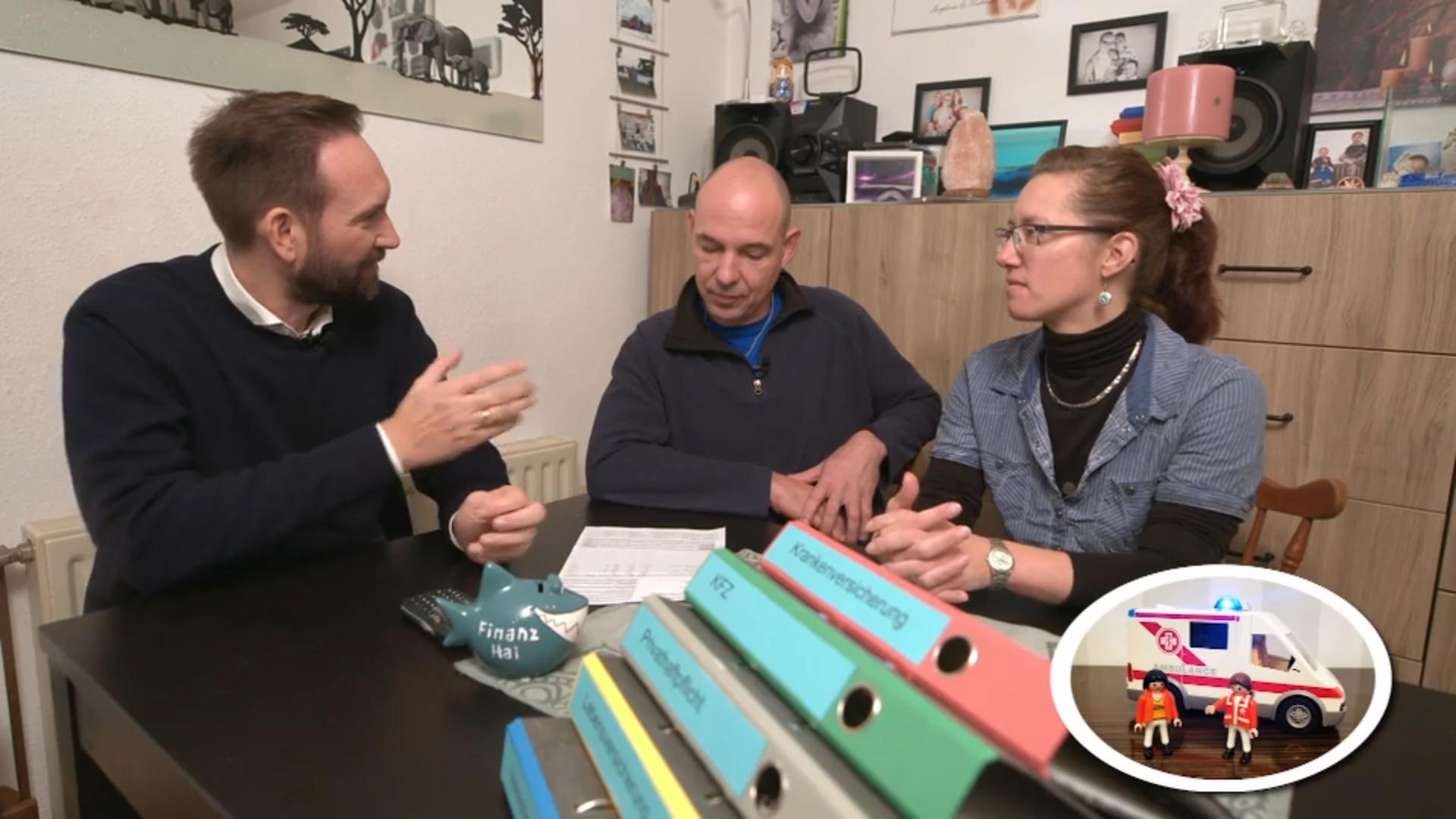 Familie spart 1.000 Euro nach Versicherungscheck! Sparcoach-Tipps