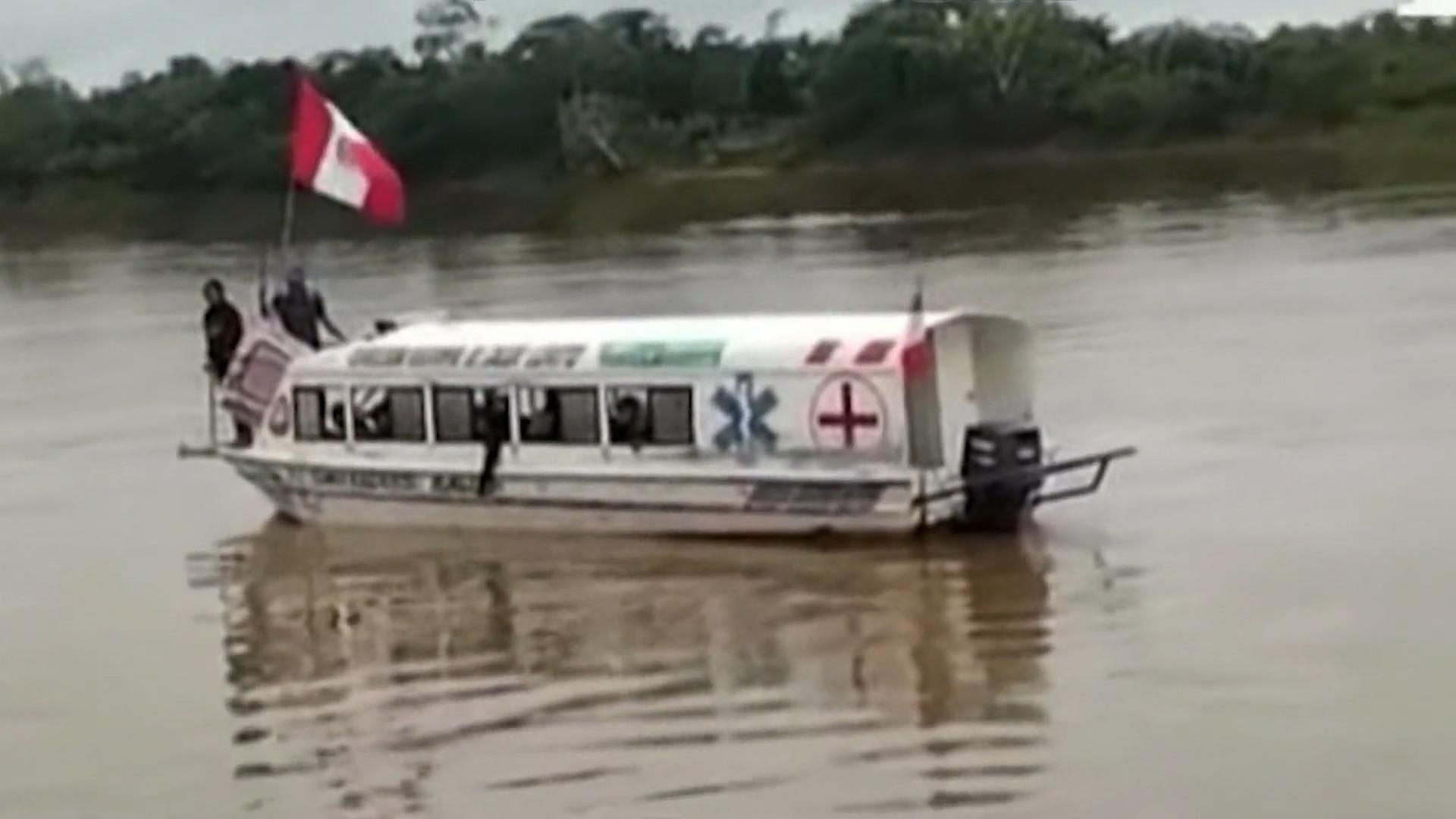 In Peru als Geiseln gehaltene Touristen sind wieder frei Auf ihrem Boot festgehalten