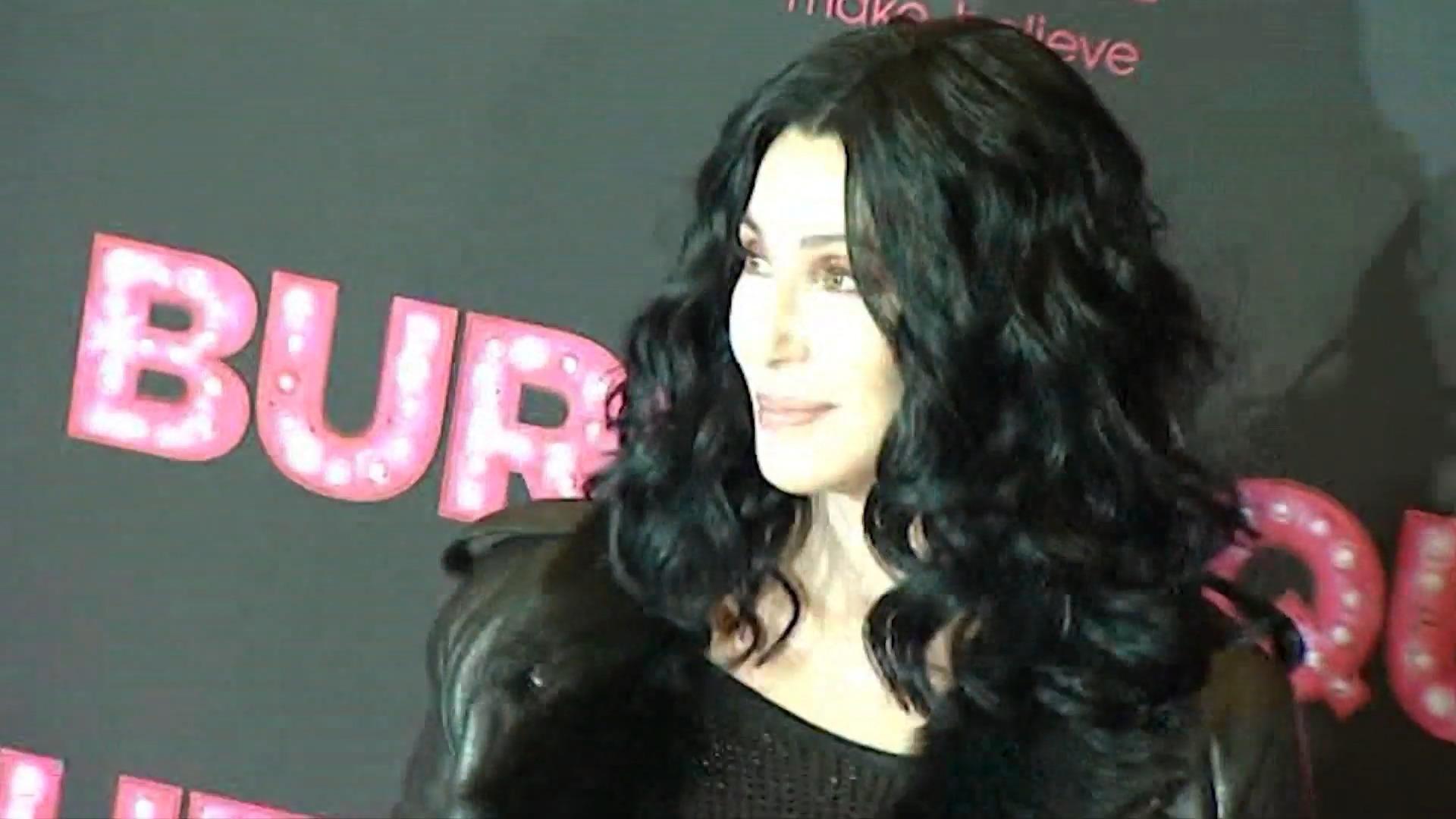 Cher zeigt sich mit ihrem Toyboy Verliebter Pärchen-Auftritt