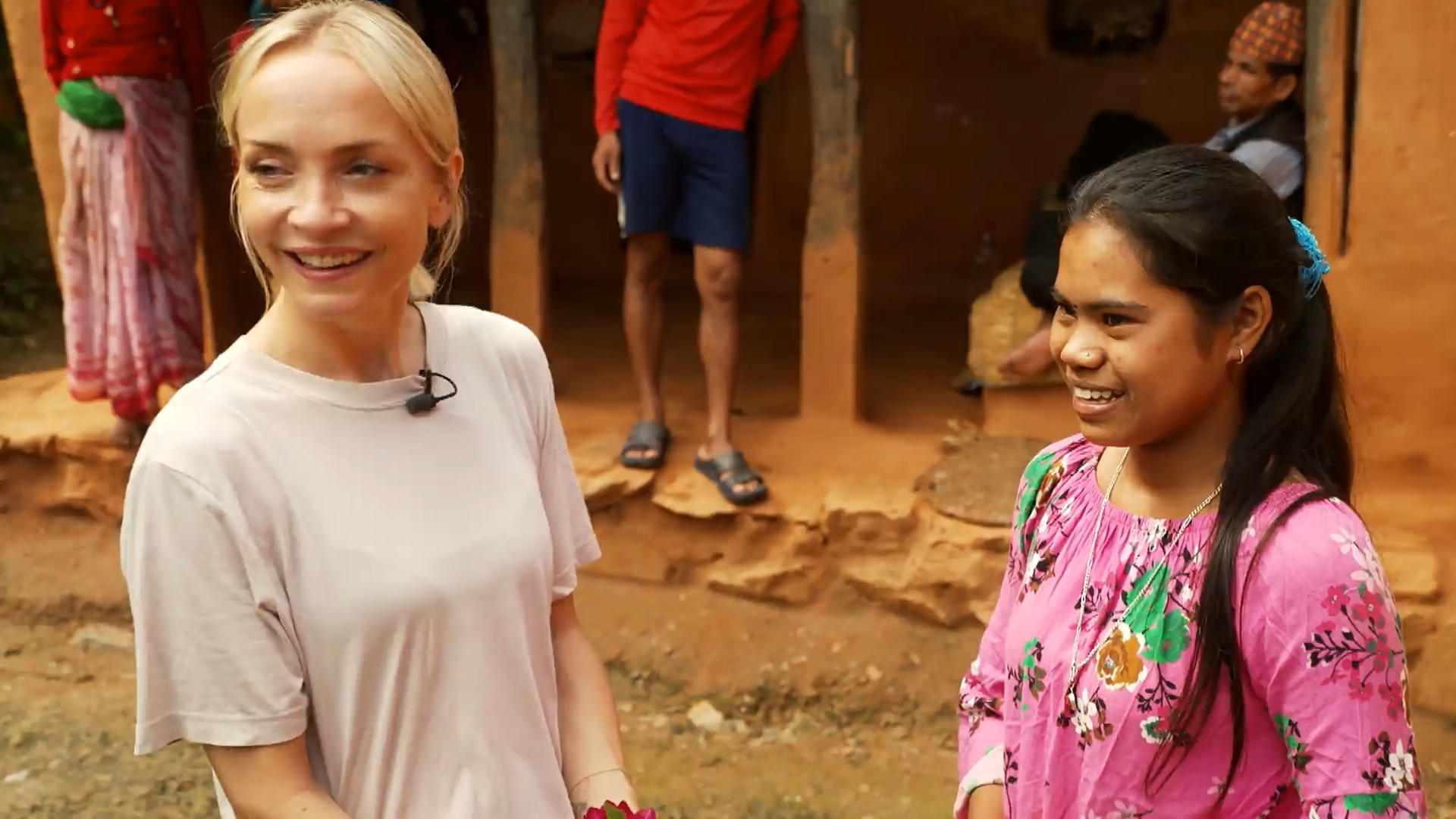 Janin Ullmann unterstützt ausgegrenzte Mädchen in Nepal Wegen Menstruation