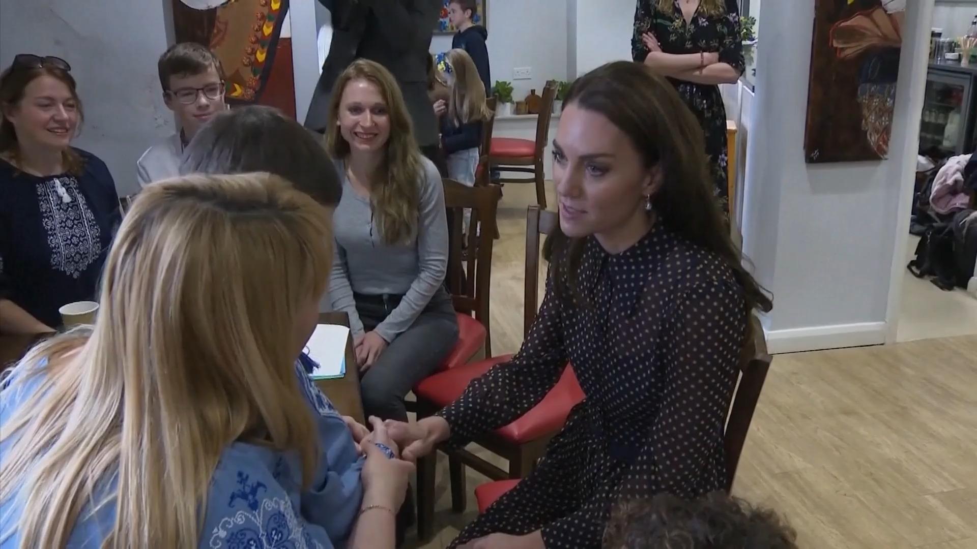 Prinzessin Kate trifft ukrainische Kinder Total bodenständig