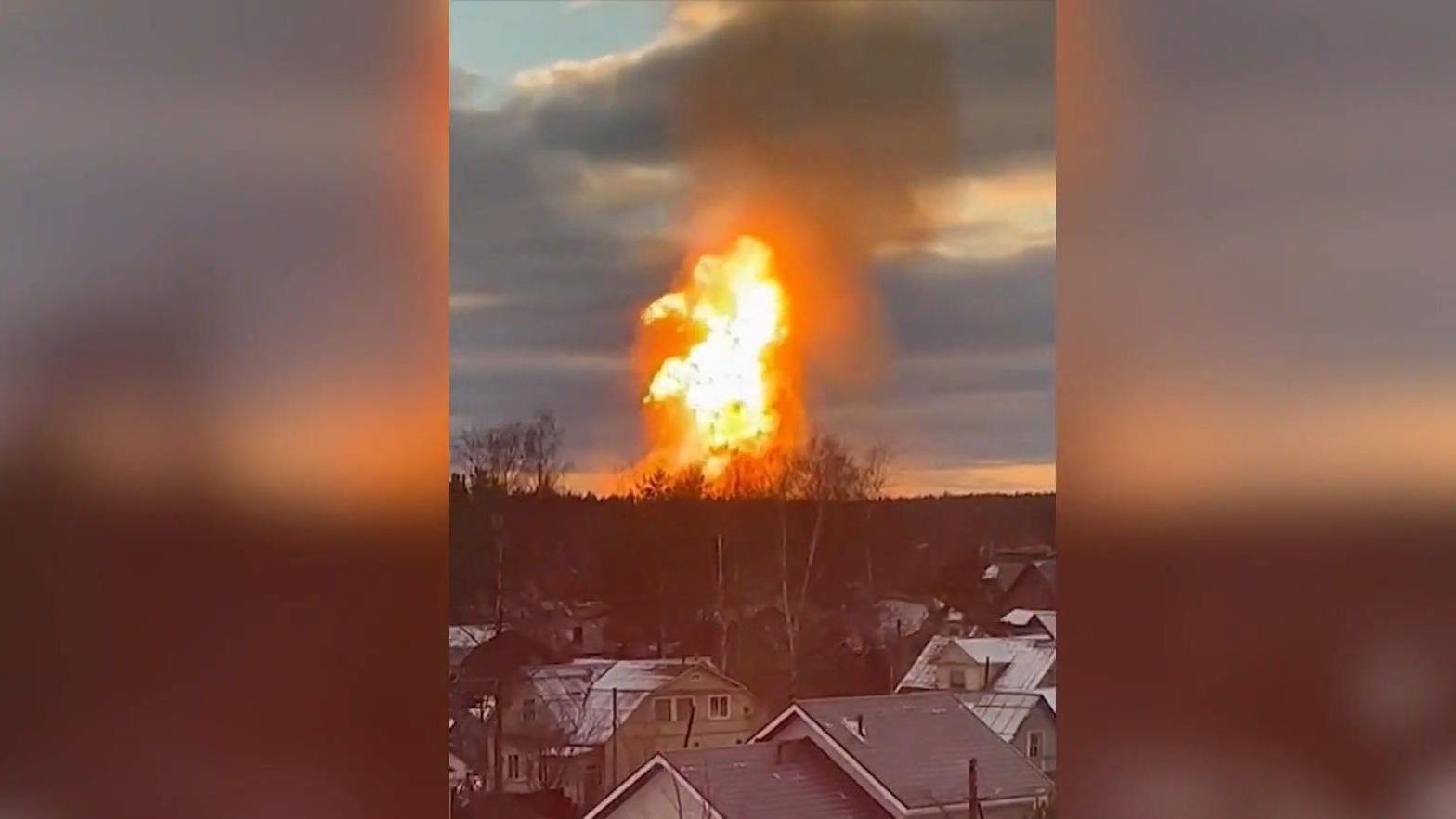 Mega-Feuerball bei St. Petersburg Explosion in Russland