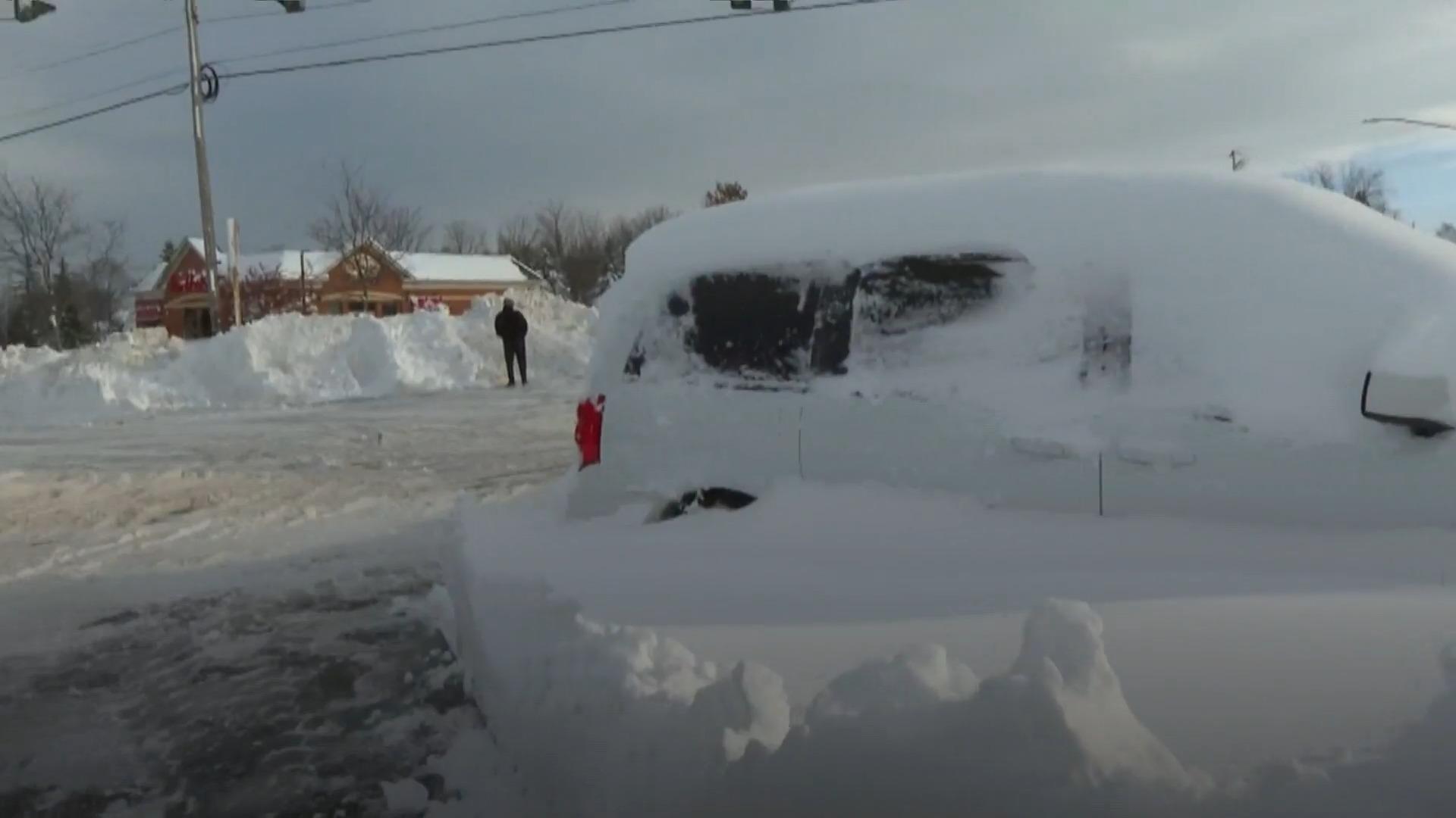 Tote, zwei Meter Schnee und Notstand Heftiger Schneesturm in den USA