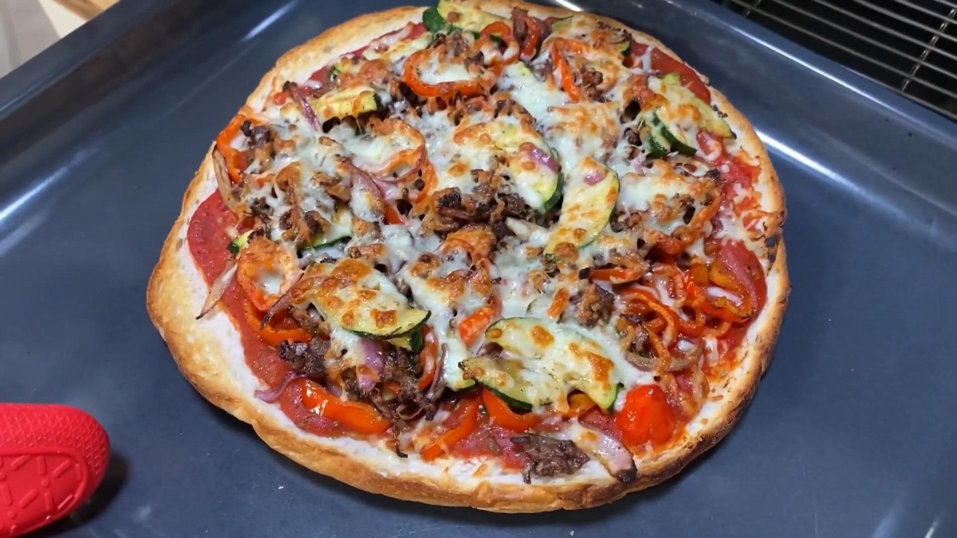 Fladenbrot-Pizza mit Hack und Gemüse Hensslers schnelle Nummer