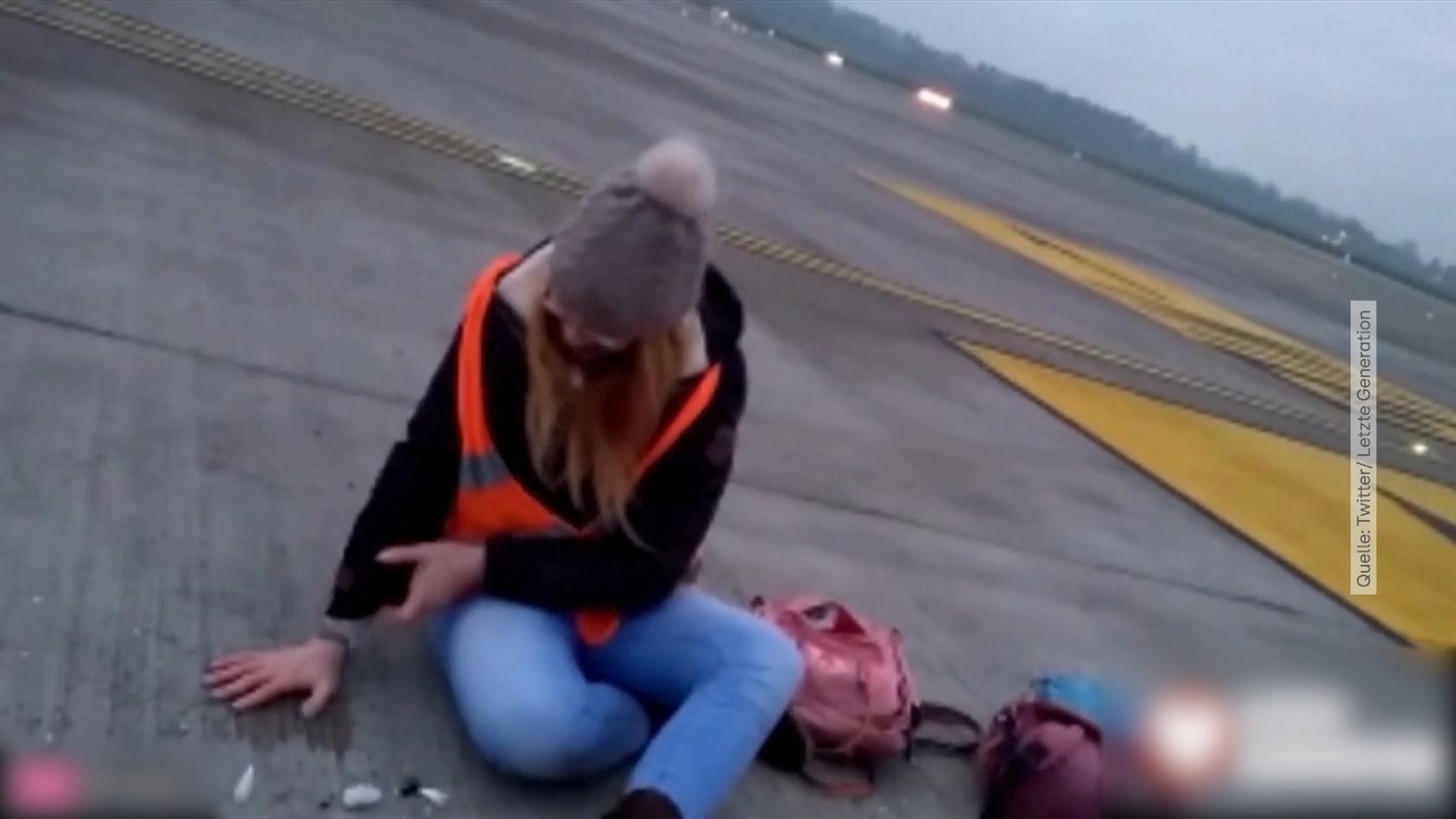 "Falsche Aktionen können gutem Anliegen schaden" Klima-Aktivisten blockieren Berlin-Flughafen