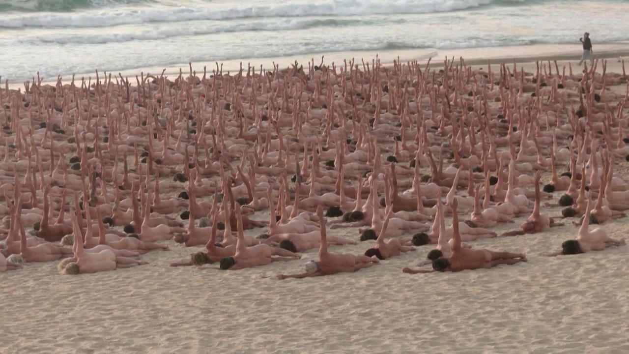 Warum 2500 Menschen in Australien blank ziehen Nackte Welle am Bondi Beach: