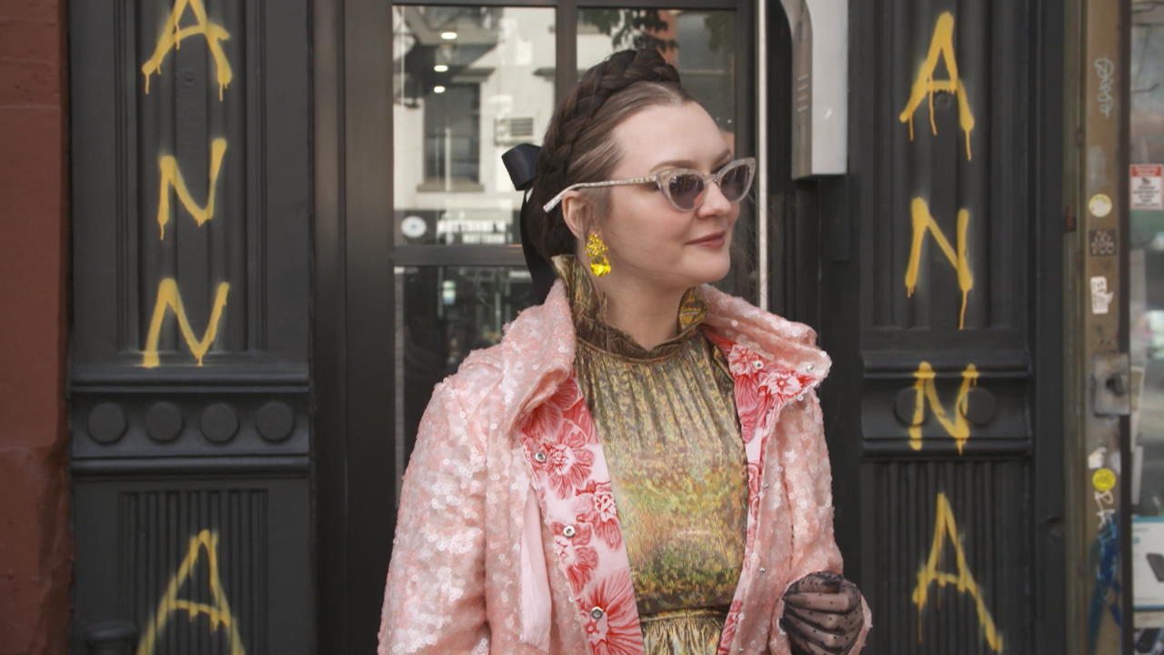 Anna Sorokins Leben im Hausarrest Glamour-Walk zum Bewährungshelfer