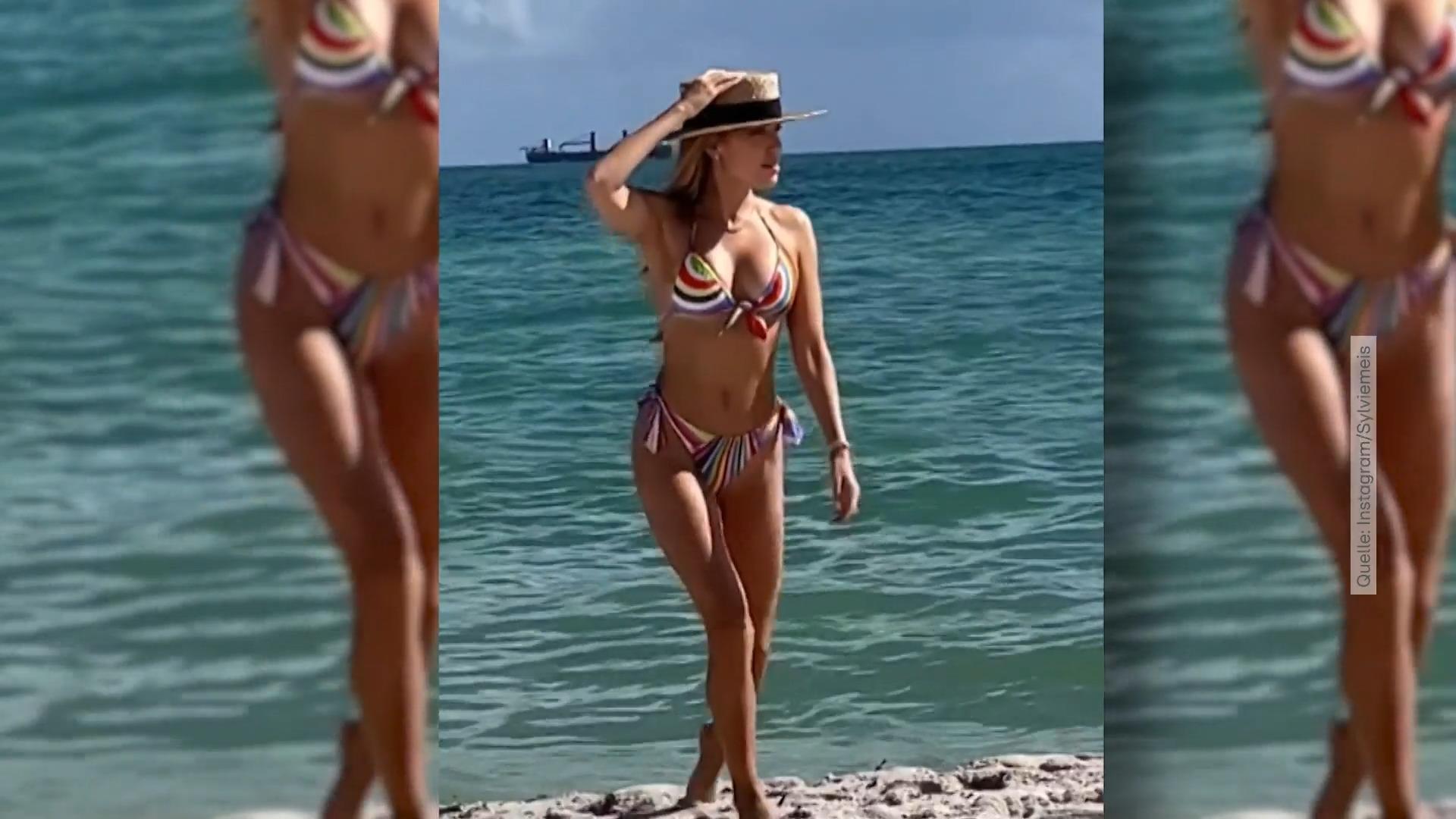 Sylvie Meis zieht am Strand alle Blicke auf sich Heißer Sommer-Bikini
