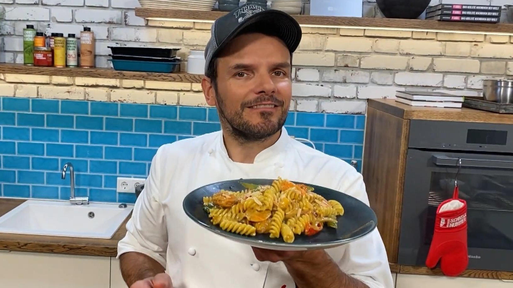 Pasta "Bombay Style": Nudeln mit Currysauce Hensslers schnelle Nummer