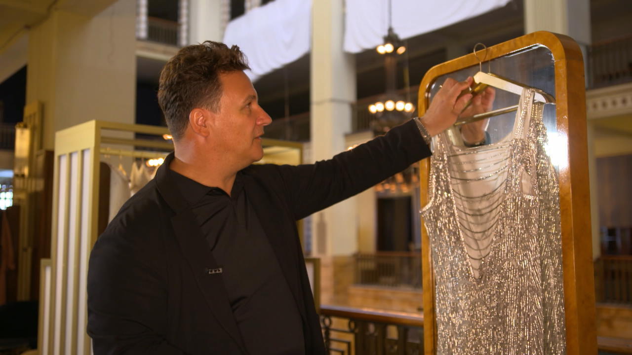 Erteigern Sie das Originalkleid von Guido Aus der Serie "Das Haus der Träume"