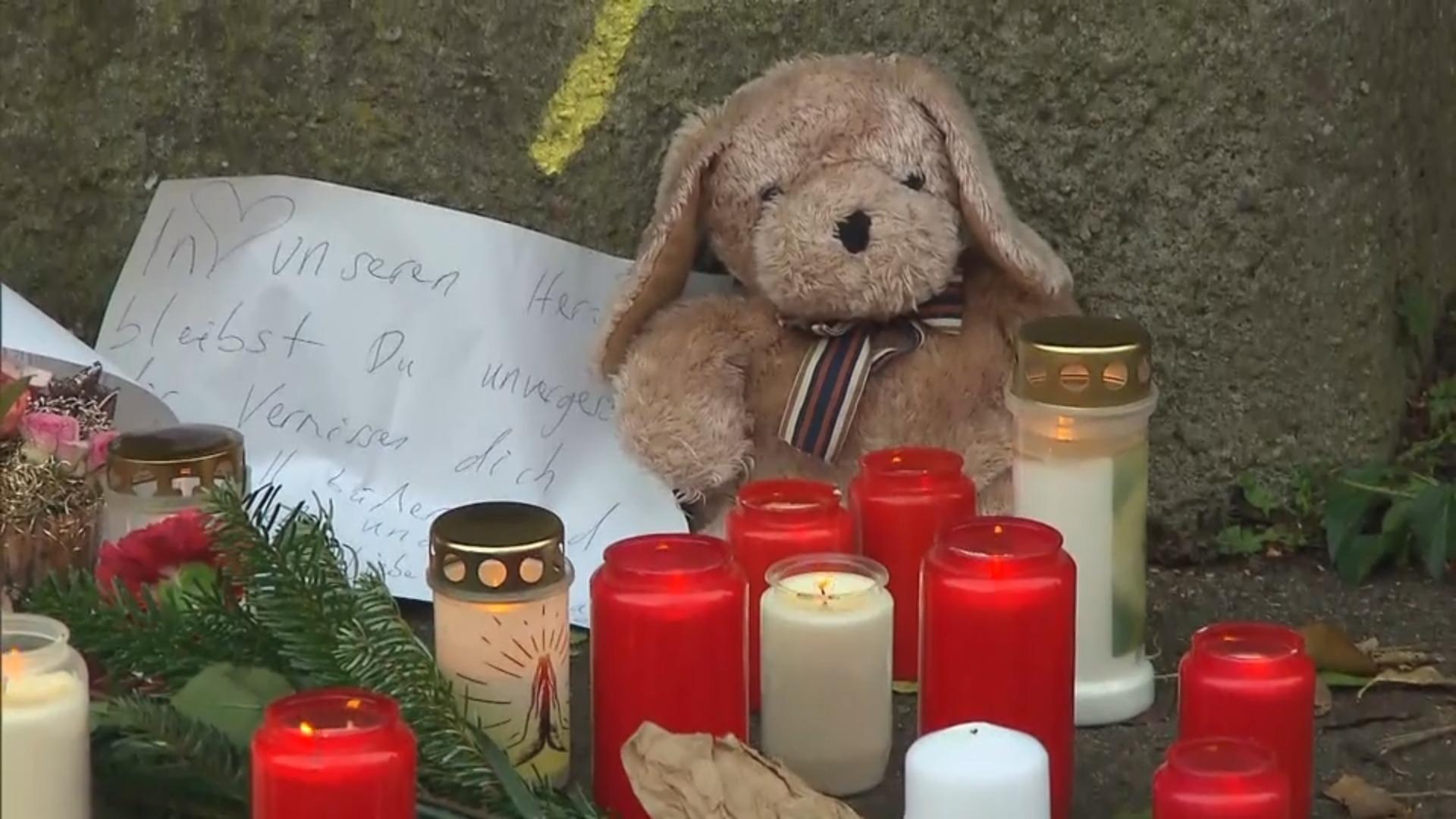 Freunde und Familie trauern um Ece S. Schweigeminute nach Gewalttat in Illerkirchberg