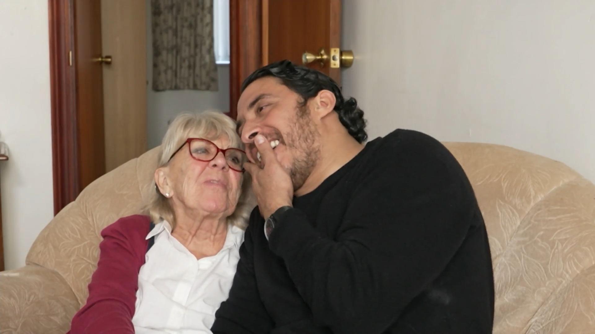 Iris und Mohamed - verliebt und sex-verrückt Sie 83, er 28, beide glücklich